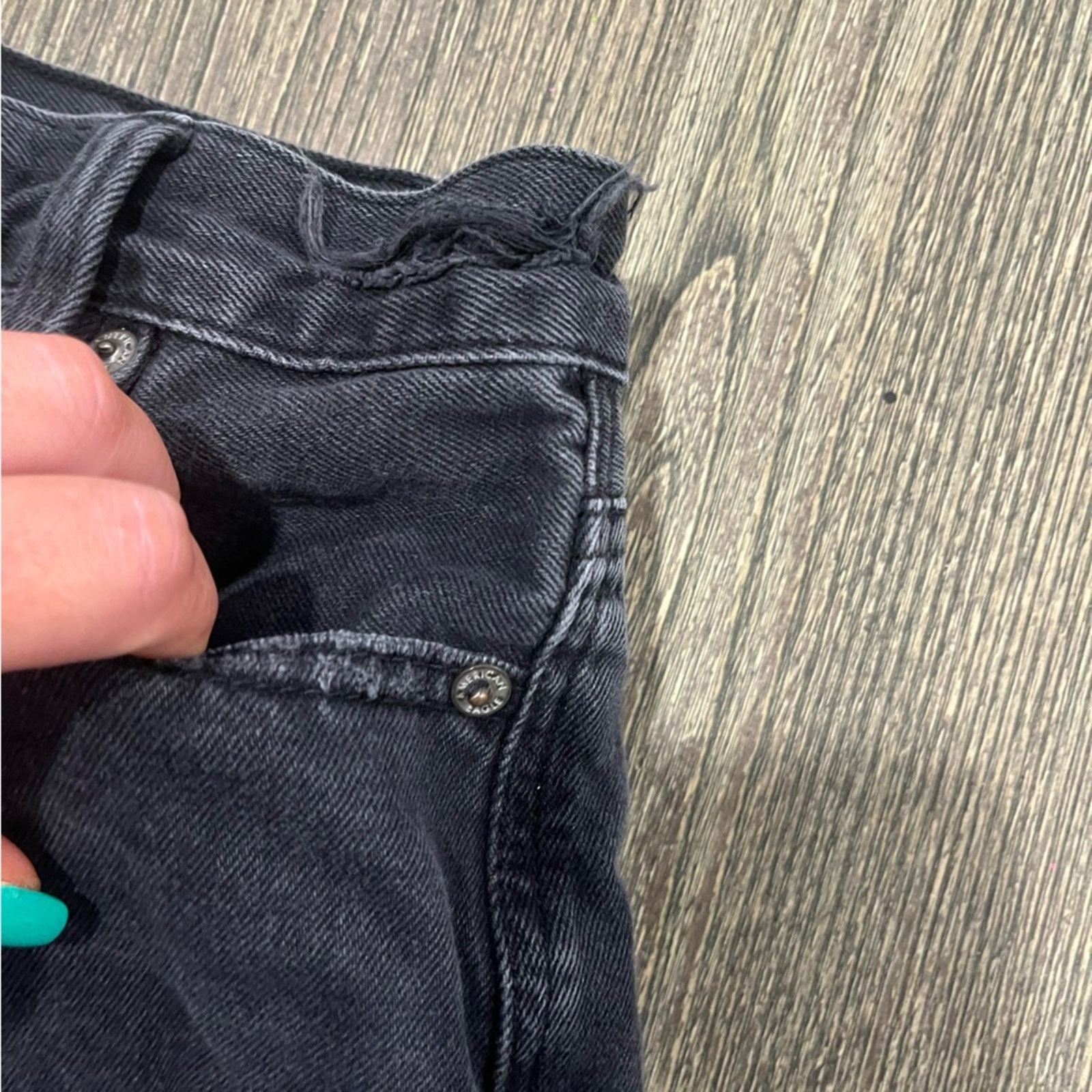 American Eagle Outfitters American Eagle Jean Shorts High Rise Frayed Hem Black Size 0 Size 25" / US 0 / IT 36 - 2 Thumbnail