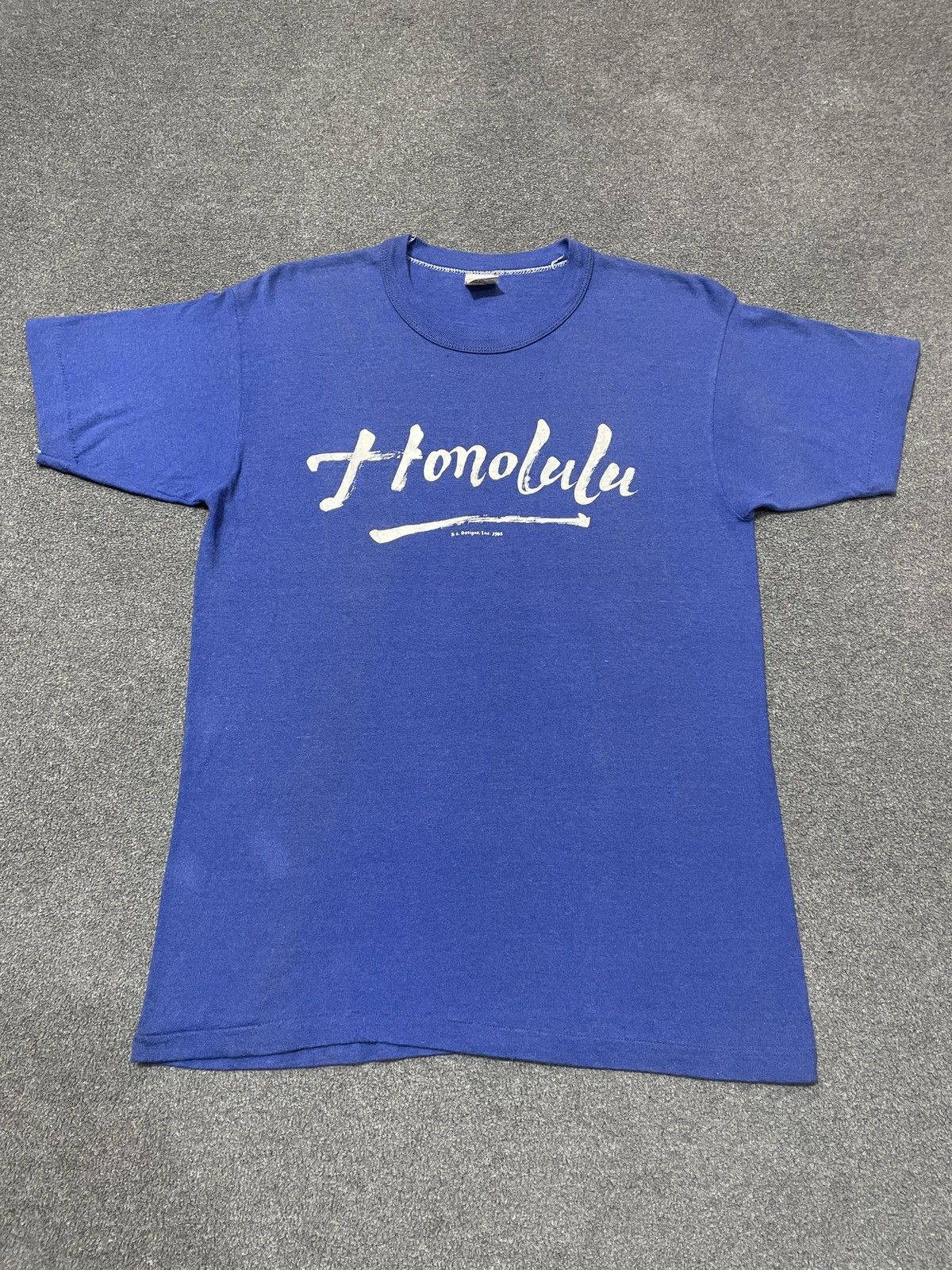 Russell Athletic Vintage Russel Athletic Honolulu 1982 T-shirt Size US M / EU 48-50 / 2 - 1 Thumbnail