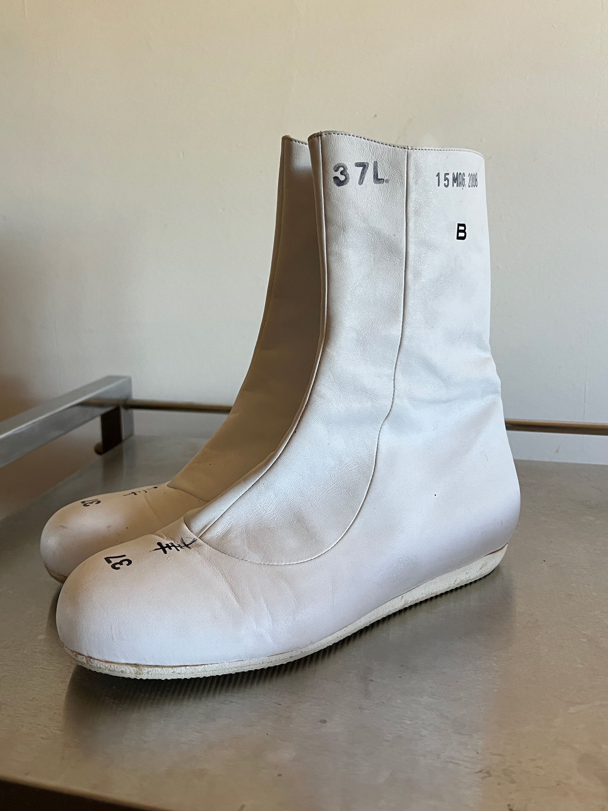 Other Biography by Engels-Strijbol White Leather Boots Size 37 Size US 7 / IT 37 - 1 Thumbnail