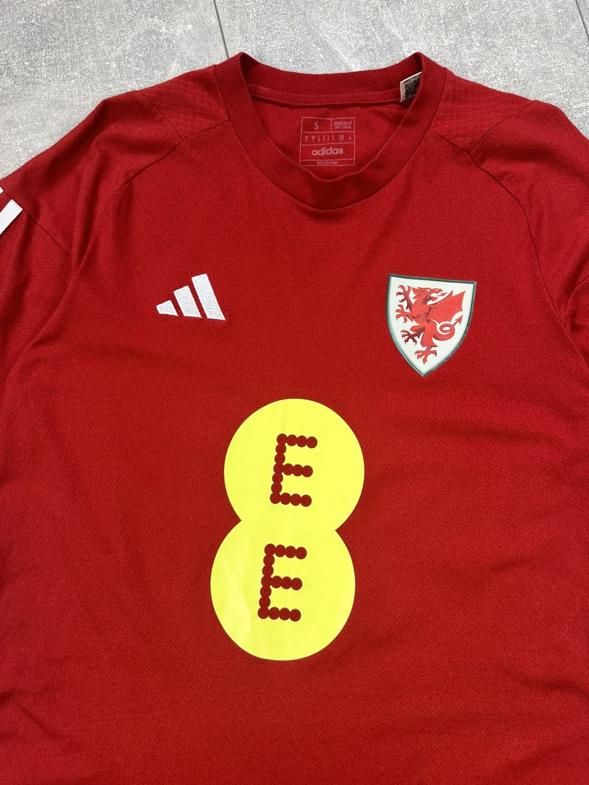 Vintage Men’s Adidas Wales home soccer Jersey Size US S / EU 44-46 / 1 - 3 Thumbnail