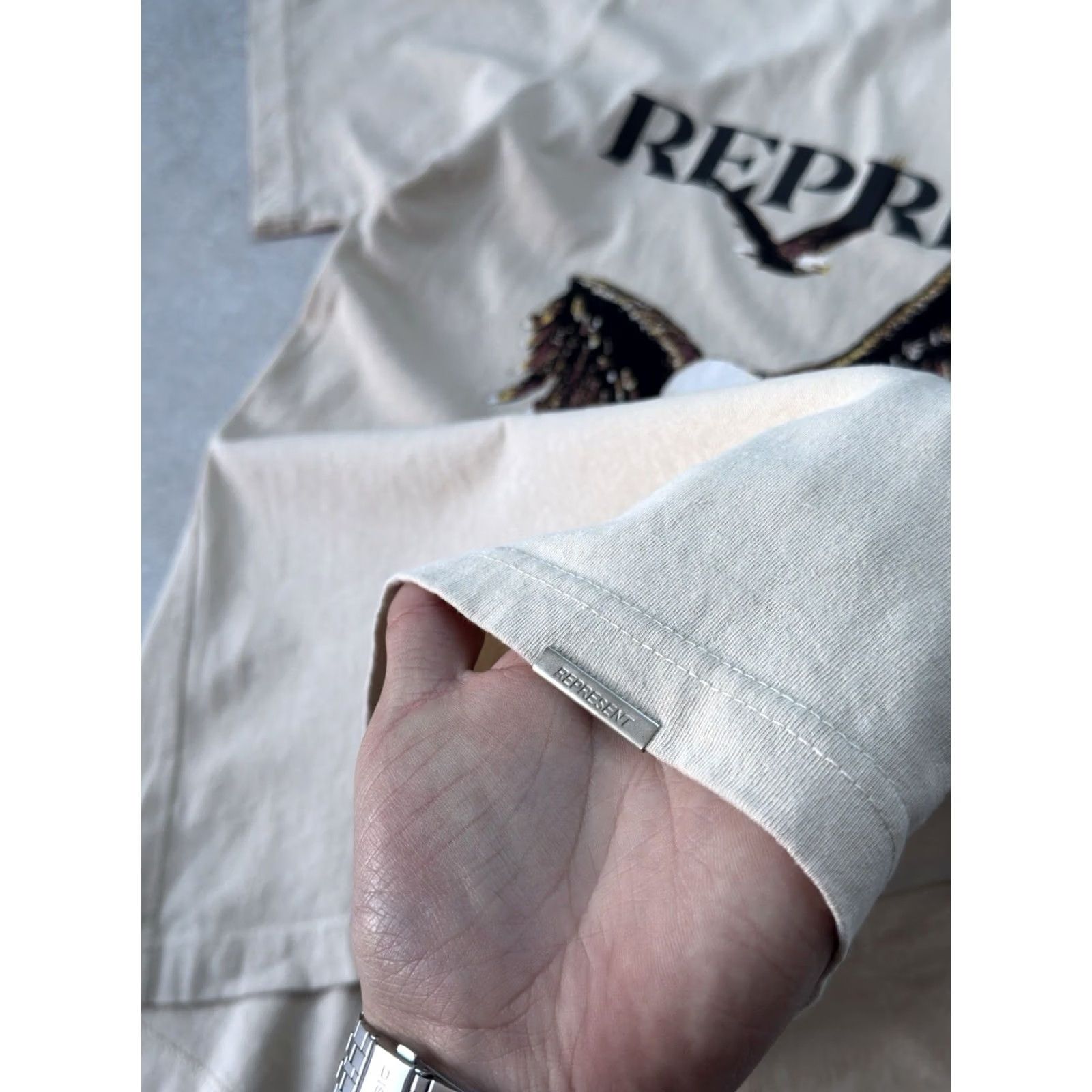 Vintage VINTAGE Represent Y2K Eagle Big Logo Beige Men T Shirt S Oversized Shirt Mens Size US S / EU 44-46 / 1 - 5 Thumbnail
