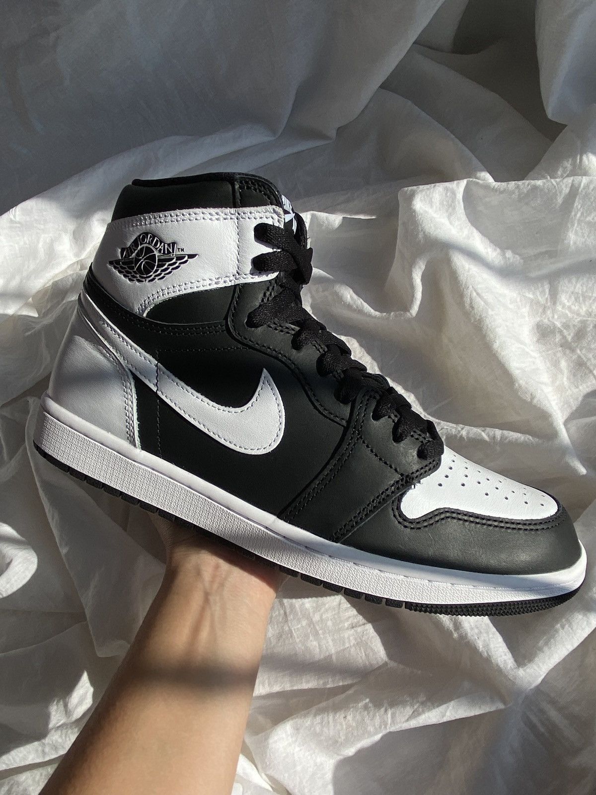 Jordan Brand Nike Air Jordan One Black and White Size US 10 / EU 43 - 10 Thumbnail