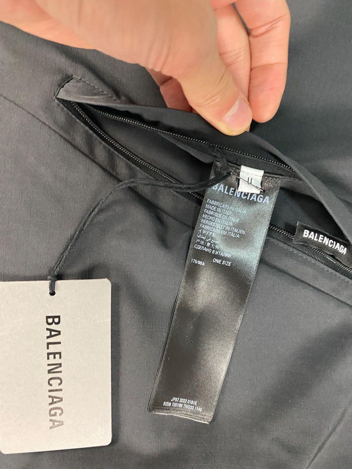 Balenciaga BALENCIAGA AW22 360° SHOW RUNWAY PUFFER SCARF BLANKET SZ:OS Size ONE SIZE - 5 Thumbnail