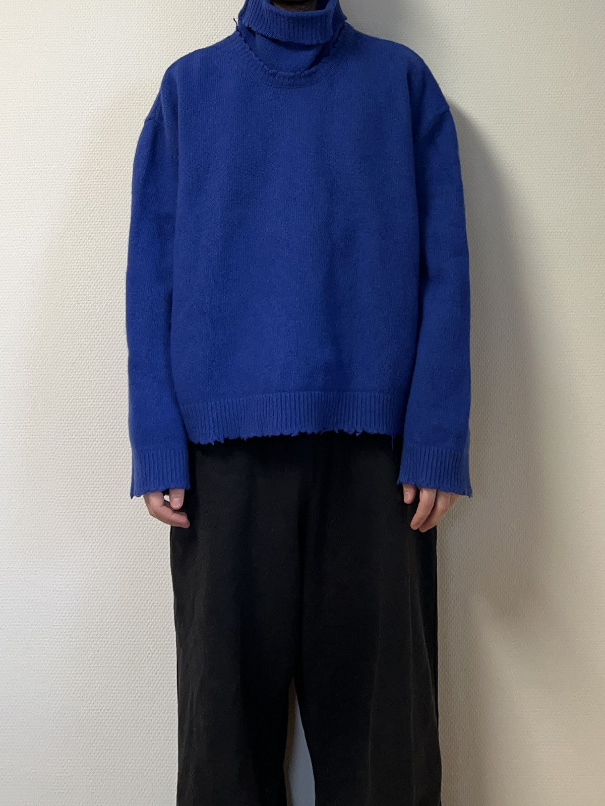 Vetements FW2021 distressed turtleneck knit blue Size US XS / EU 42 / 0 - 9 Thumbnail
