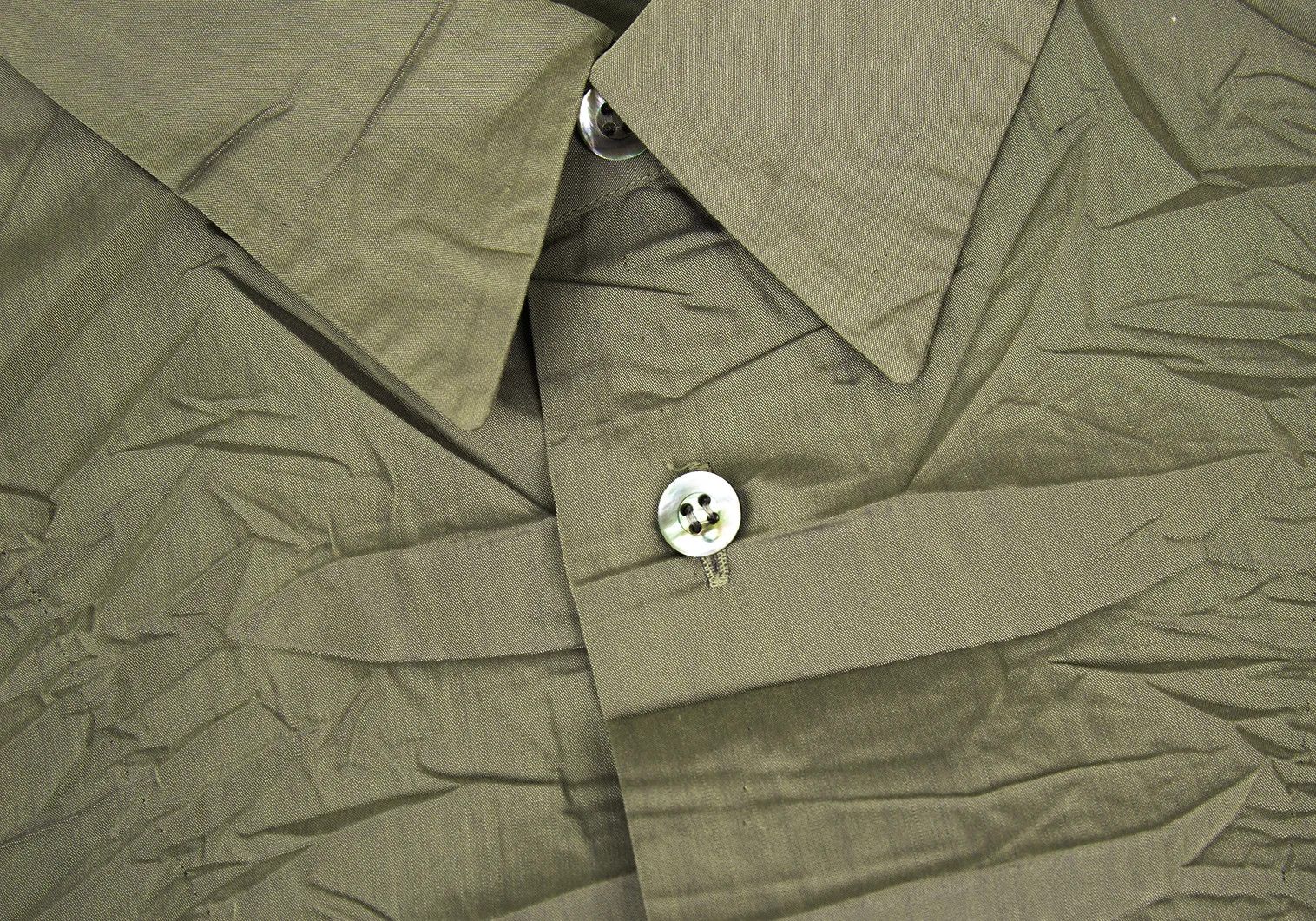 Issey Miyake Polyester Wrinkled Shirt in Khaki, Size XL Size US XL / EU 56 / 4 - 4 Thumbnail