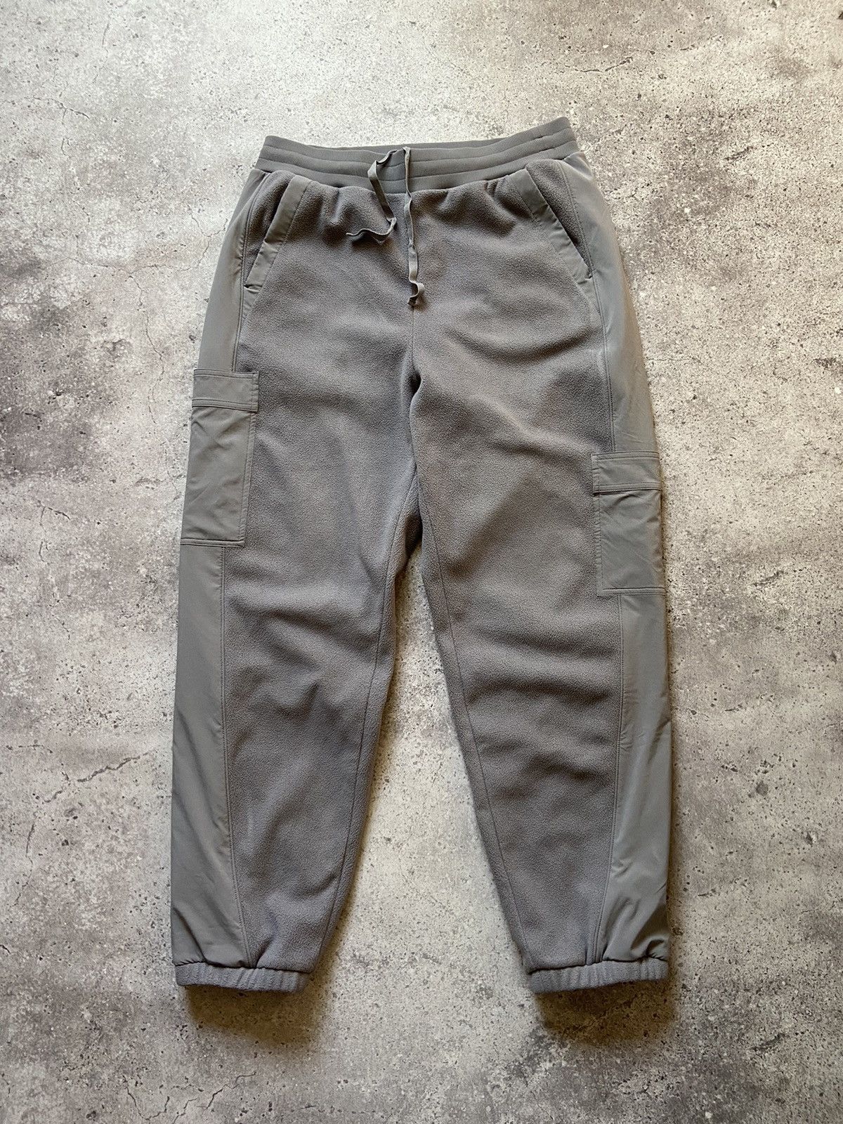 Alo Alo yoga cargo fleece nylon pants Size US 36 / EU 52 - 2 Thumbnail
