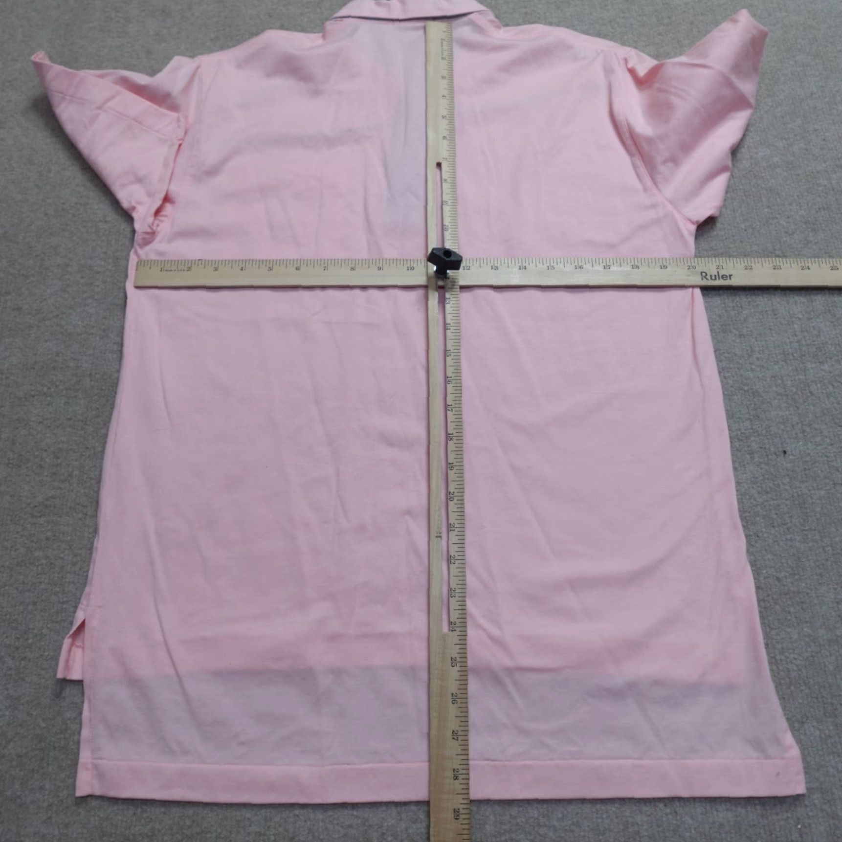 Izod VINTAGE Izod Lacoste Polo Shirt Small Pink Cotton Embroidered Men Golf Short Sleeve Collared Button Knit Size US S / EU 44-46 / 1 - 5 Thumbnail