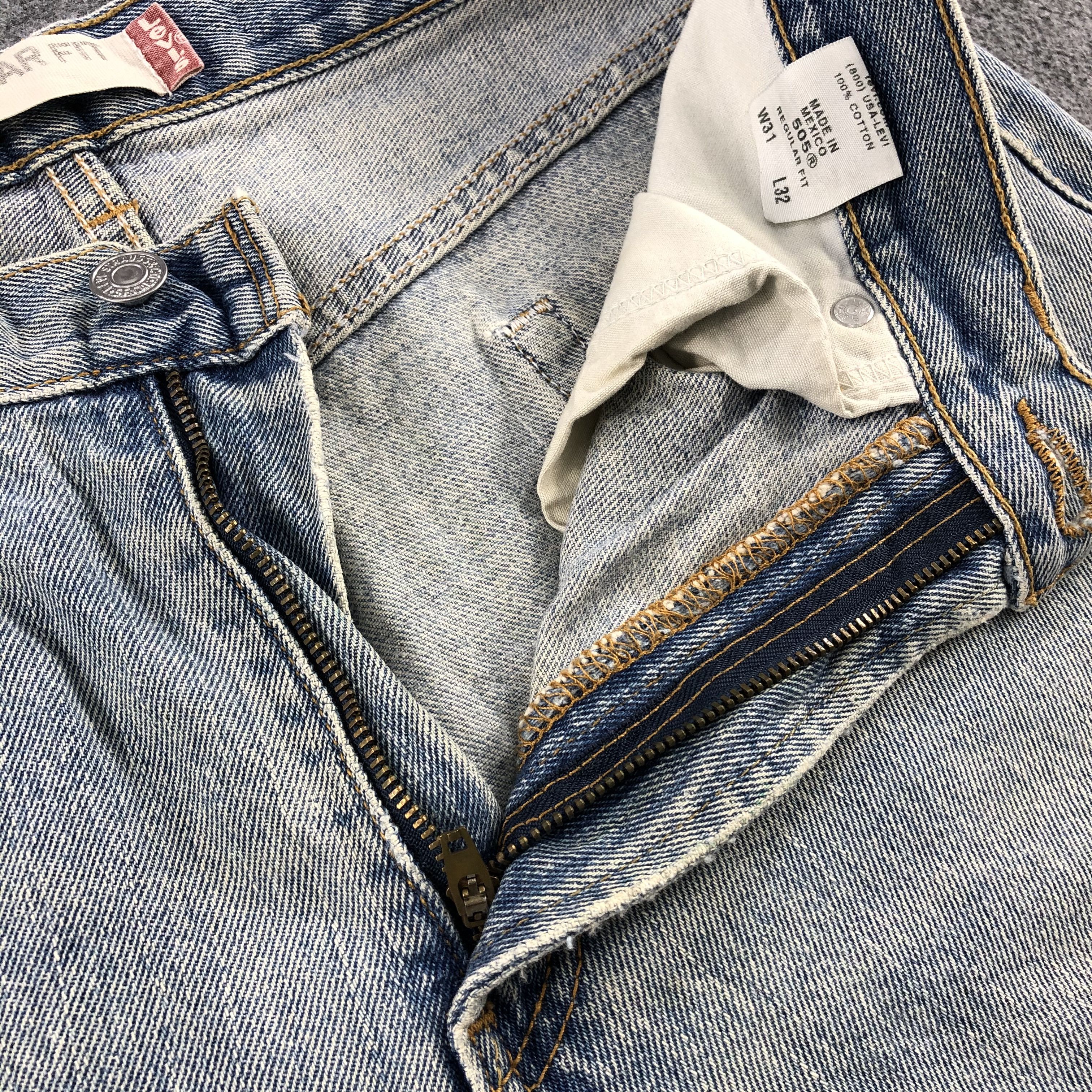 Levi's Vintage Light Wash Levis 505 Jeans-J1714 Size US 32 / EU 48 - 13 Thumbnail