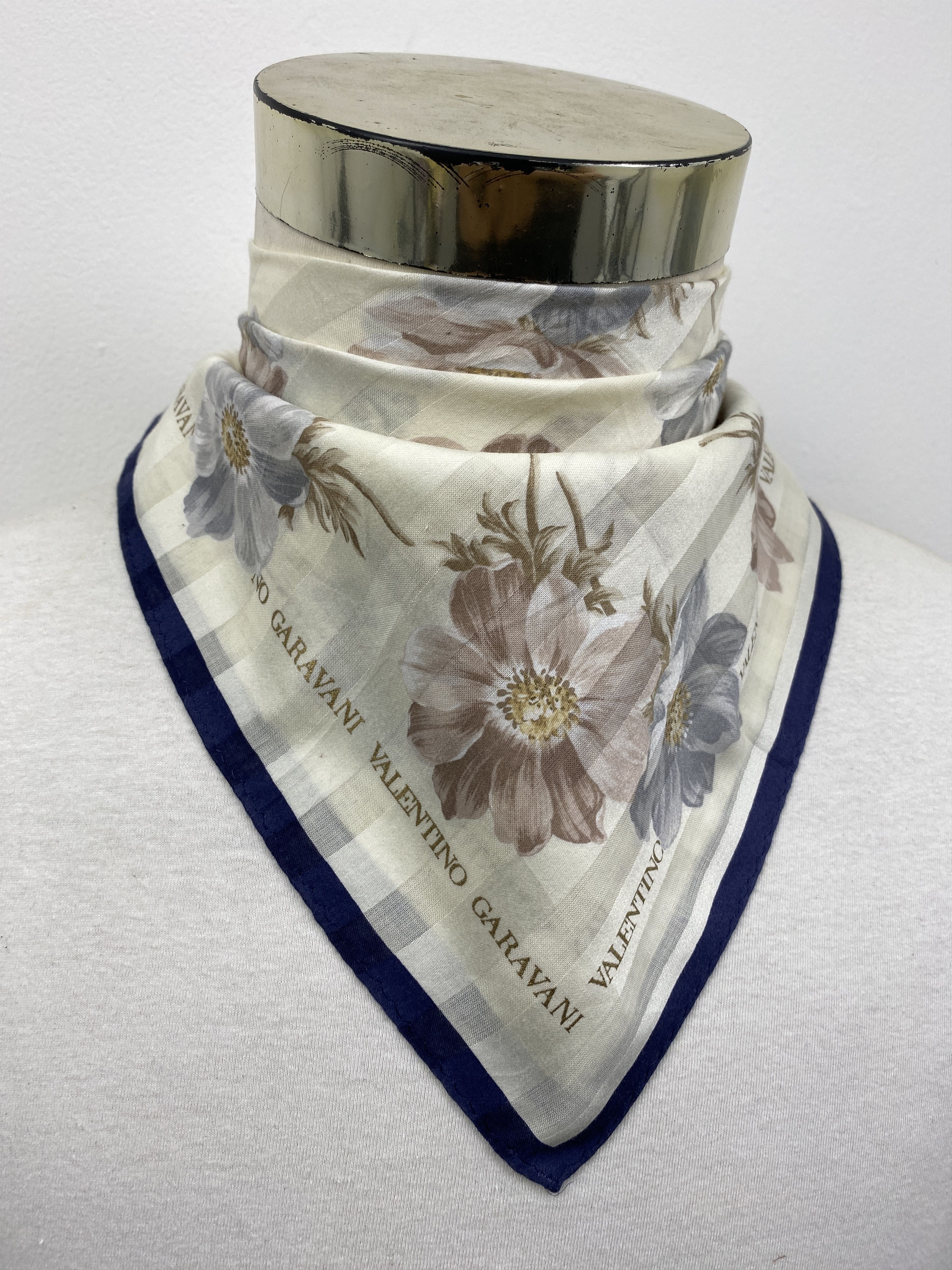 Valentino Valentino Garavani Handkerchief / Neckerchief HKC0560 Size ONE SIZE - 1 Thumbnail