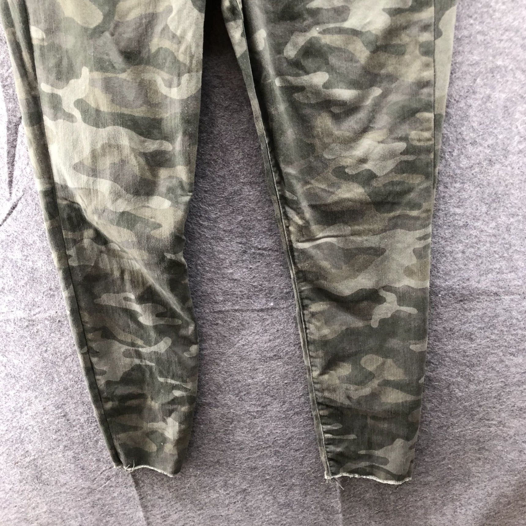 Gap VINTAGE Gap True Skinny Camo Print Jeans Womens 8 / 29 Army Green Ankle High Rise Size 30" / US 8 / IT 44 - 4 Thumbnail
