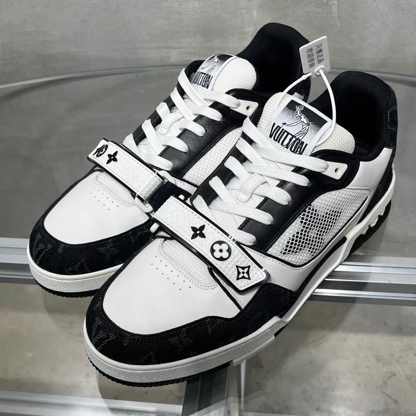 Louis Vuitton LV Trainer Black/White Velcro UK8.5/42.5 Size US 9.5 / EU 42-43 - 2 Thumbnail