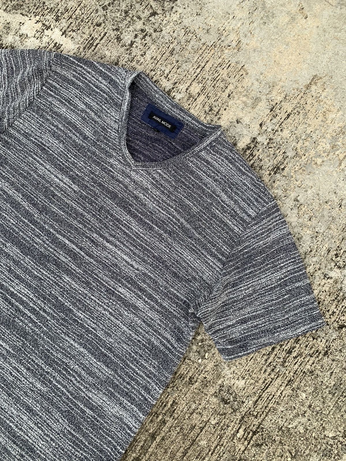Japanese Brand Avail mode v neck shirt Size US M / EU 48-50 / 2 - 4 Thumbnail