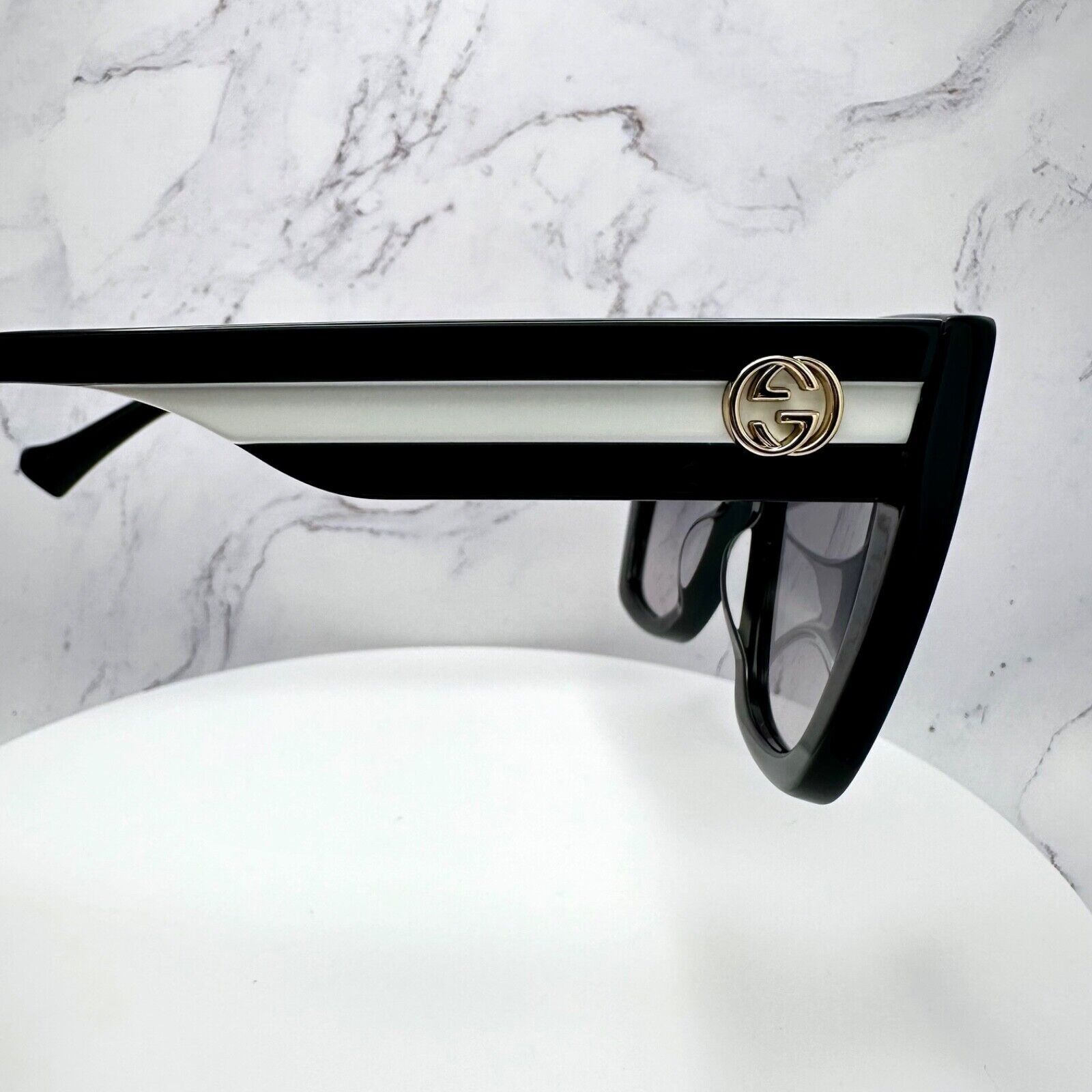 Gucci New Gucci Sunglasses Black White Gold Interlocking GG Size ONE SIZE - 6 Thumbnail