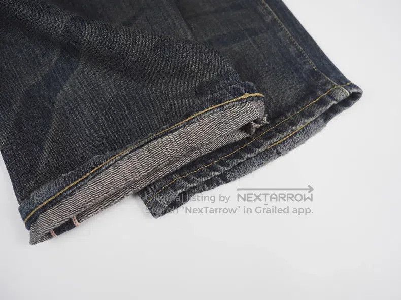 Neighborhood Neighborhood size L Jeans Size US 27 - 7 Thumbnail