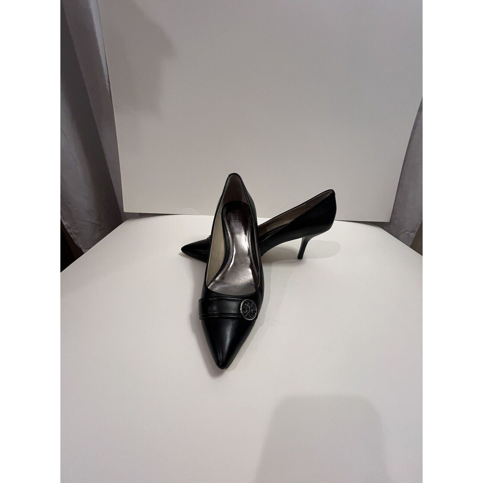 Coach Coach Zelda Signature Logo Dress Pumps Ladies 7B Shoes Size US 7 / IT 37 - 1 Thumbnail