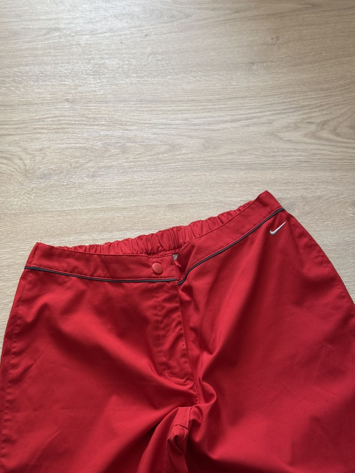 Vintage Vintage 00’s Nike y2k Red Women’s Japanese Jorts Shorts Size 30" / US 8 / IT 44 - 2 Thumbnail