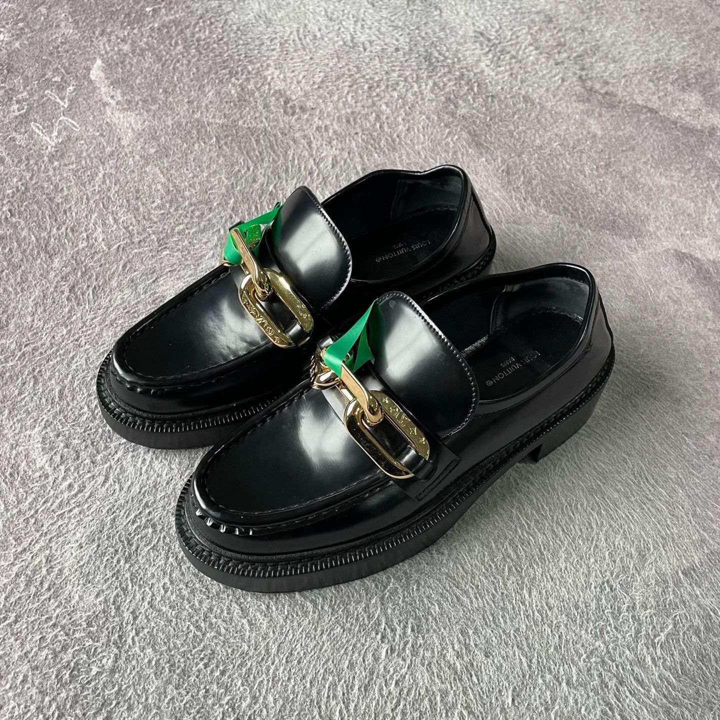 Louis Vuitton Louis Vuitton Black Lowtop Sneakers 38 Women Size US 7.5 / IT 37.5 - 1 Thumbnail