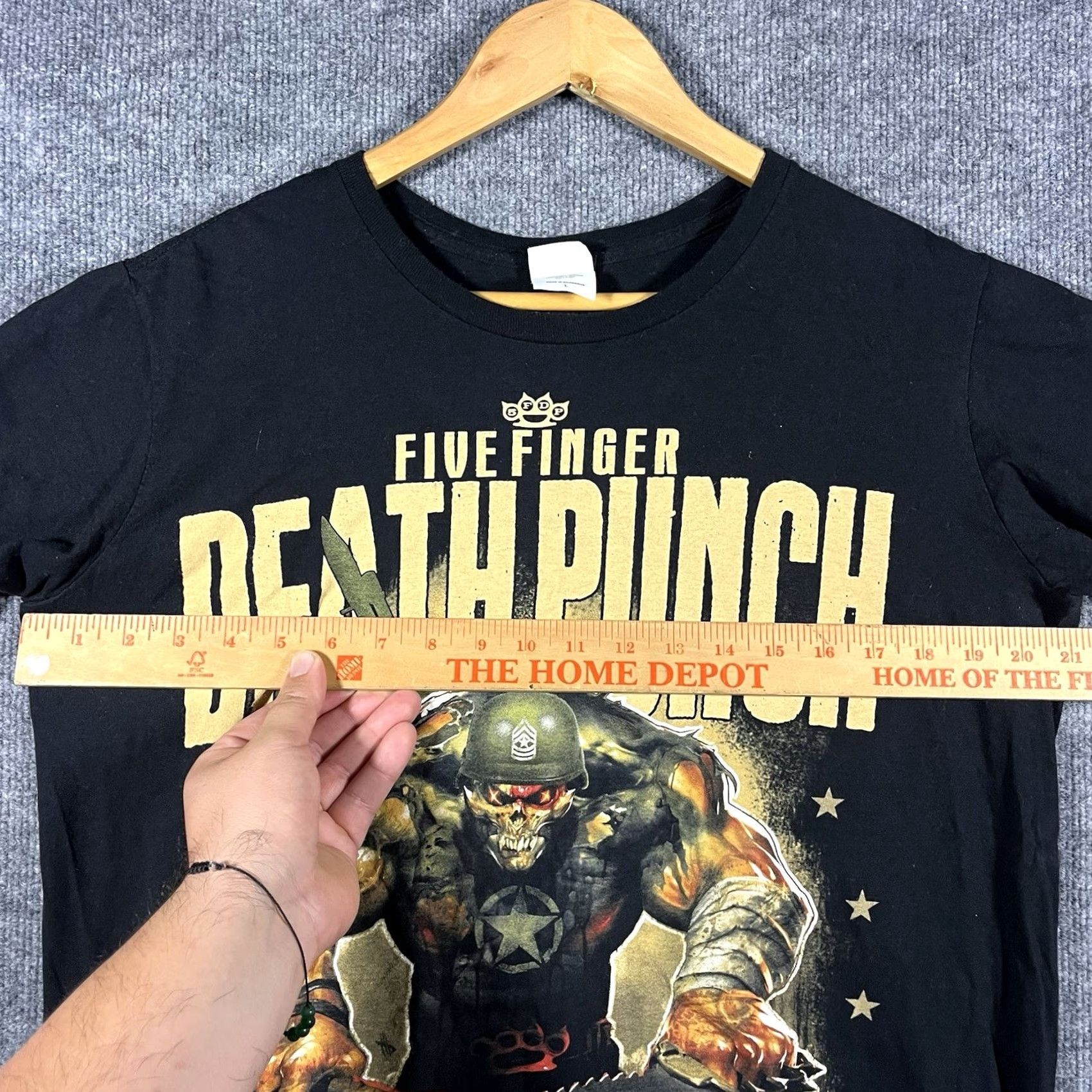 Vintage Five Finger Death Punch Shirt T-Shirt Got Your Six Tour 2018 Large Black Vtg Unisex Adults Mens Womens Short Sleeve Graphic Print Size US L / EU 52-54 / 3 - 4 Thumbnail