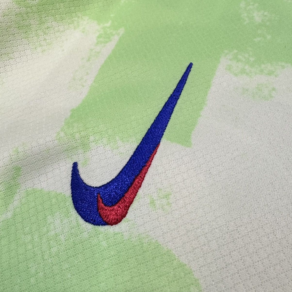 Nike Barcelona 24/25 away shirt #19 Lamine Yamal (bnwt) Size US L / EU 52-54 / 3 - 6 Thumbnail