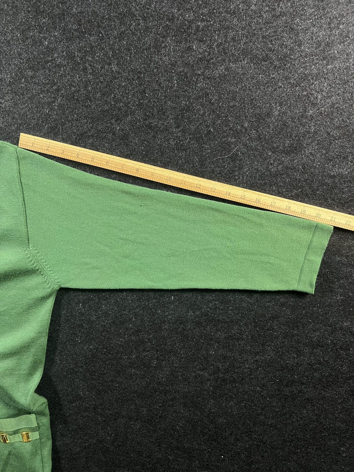 Salvatore Ferragamo 90’s salvatore ferragamo green knitted cardigan gold button Size US L / EU 52-54 / 3 - 7 Thumbnail
