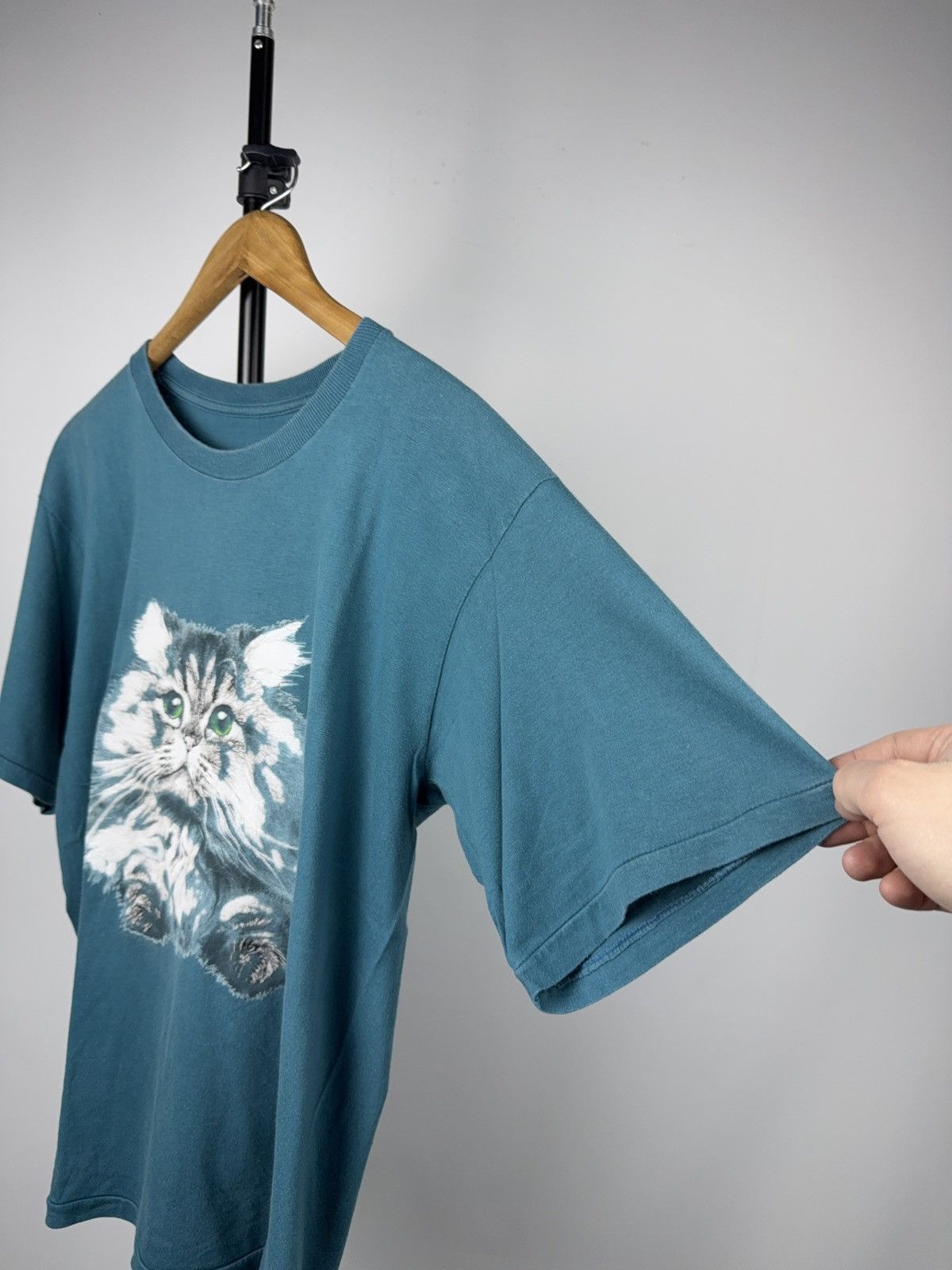 Japanese Brand Retro Rare 1992 Vintage Cat Logo Graphic Tee Single Stitch Size US M / EU 48-50 / 2 - 7 Thumbnail