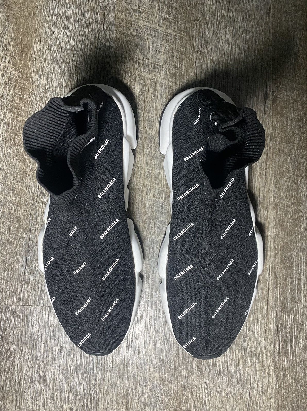 balenciaga allover logo speed trainer