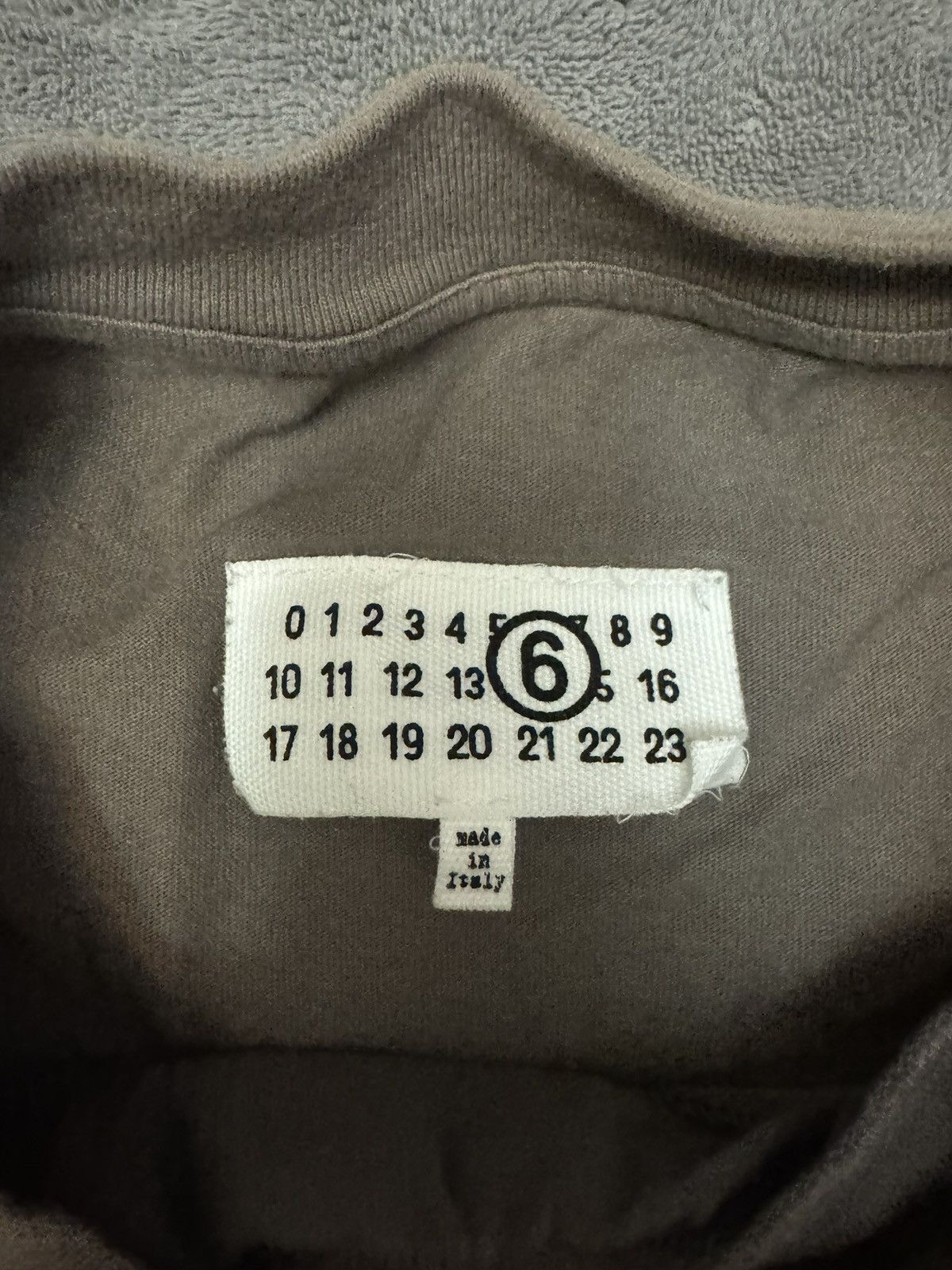 Maison Margiela MM6 Maison Margiela Taupe Two-Layer T-Shirt Size US L / EU 52-54 / 3 - 3 Thumbnail