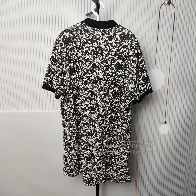 Givenchy Givenchy Runway Model Cherry Blossom Short Sleeve, Size S Size US S / EU 44-46 / 1 - 2 Thumbnail