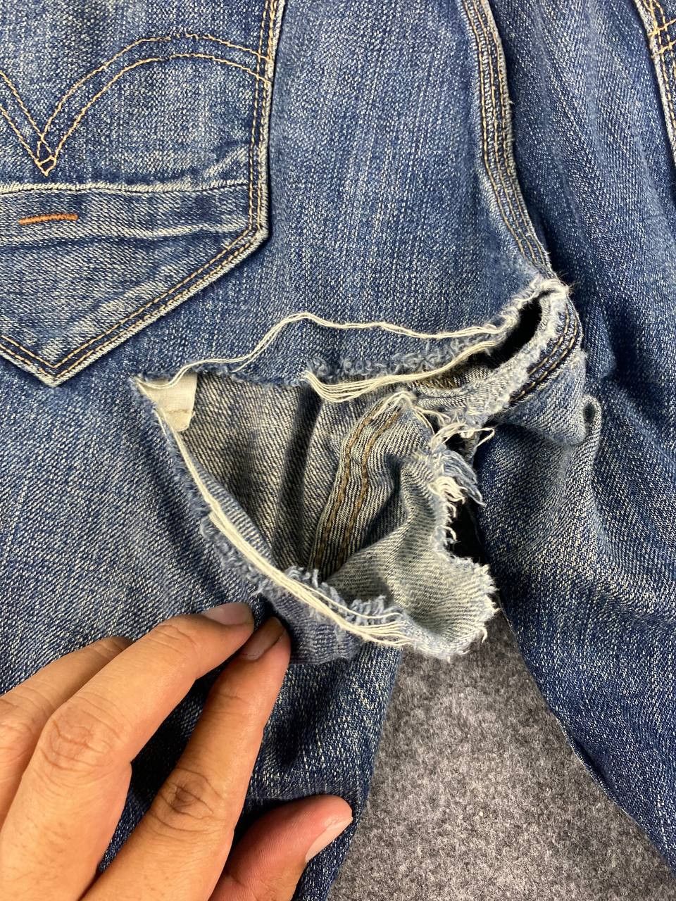 Levi's vintage levis 514 slim straight ripped denim Size US 36 / EU 52 - 4 Thumbnail