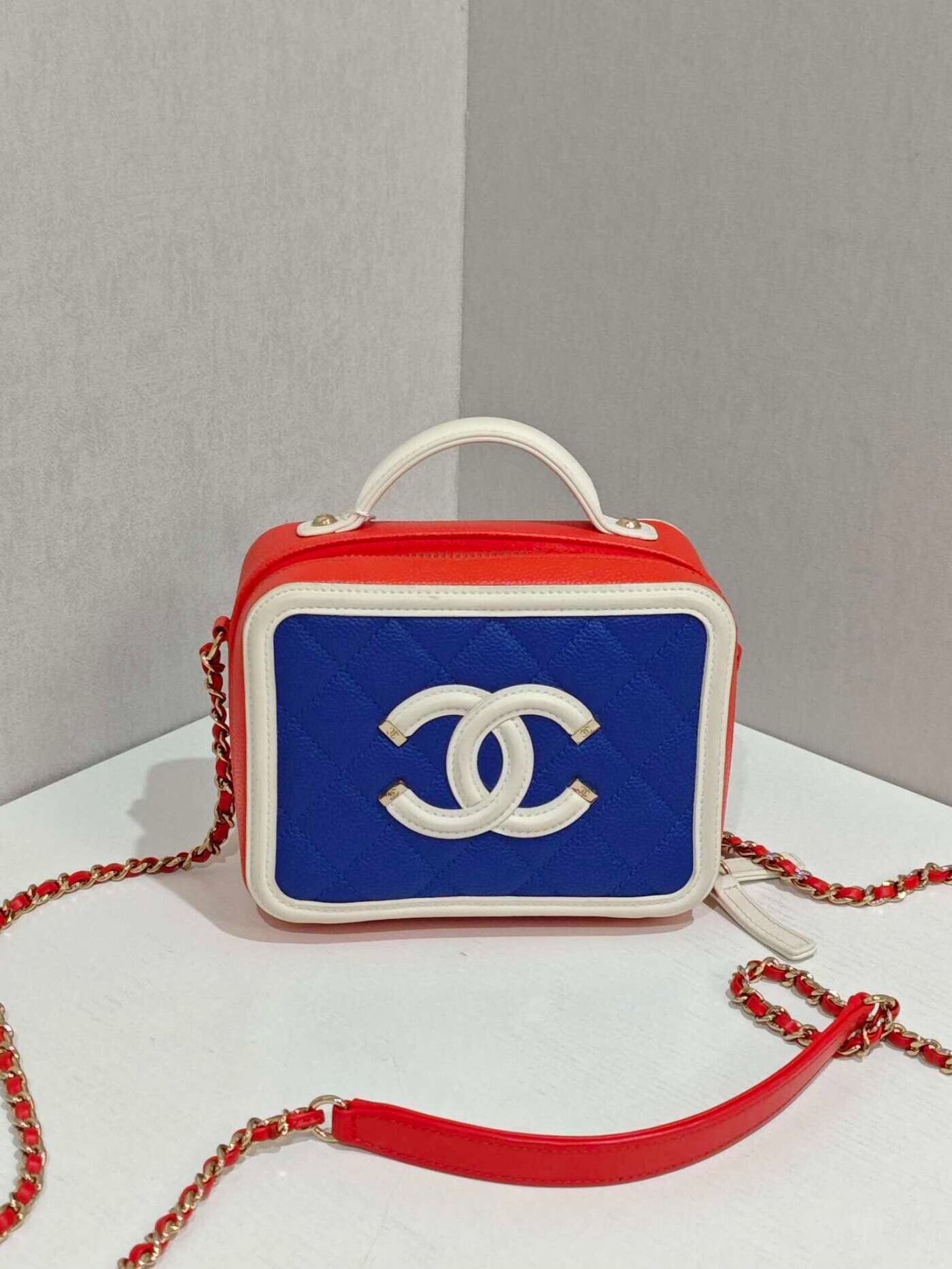 Chanel Pre-loved Bag Very good condition Size ONE SIZE - 1 Thumbnail