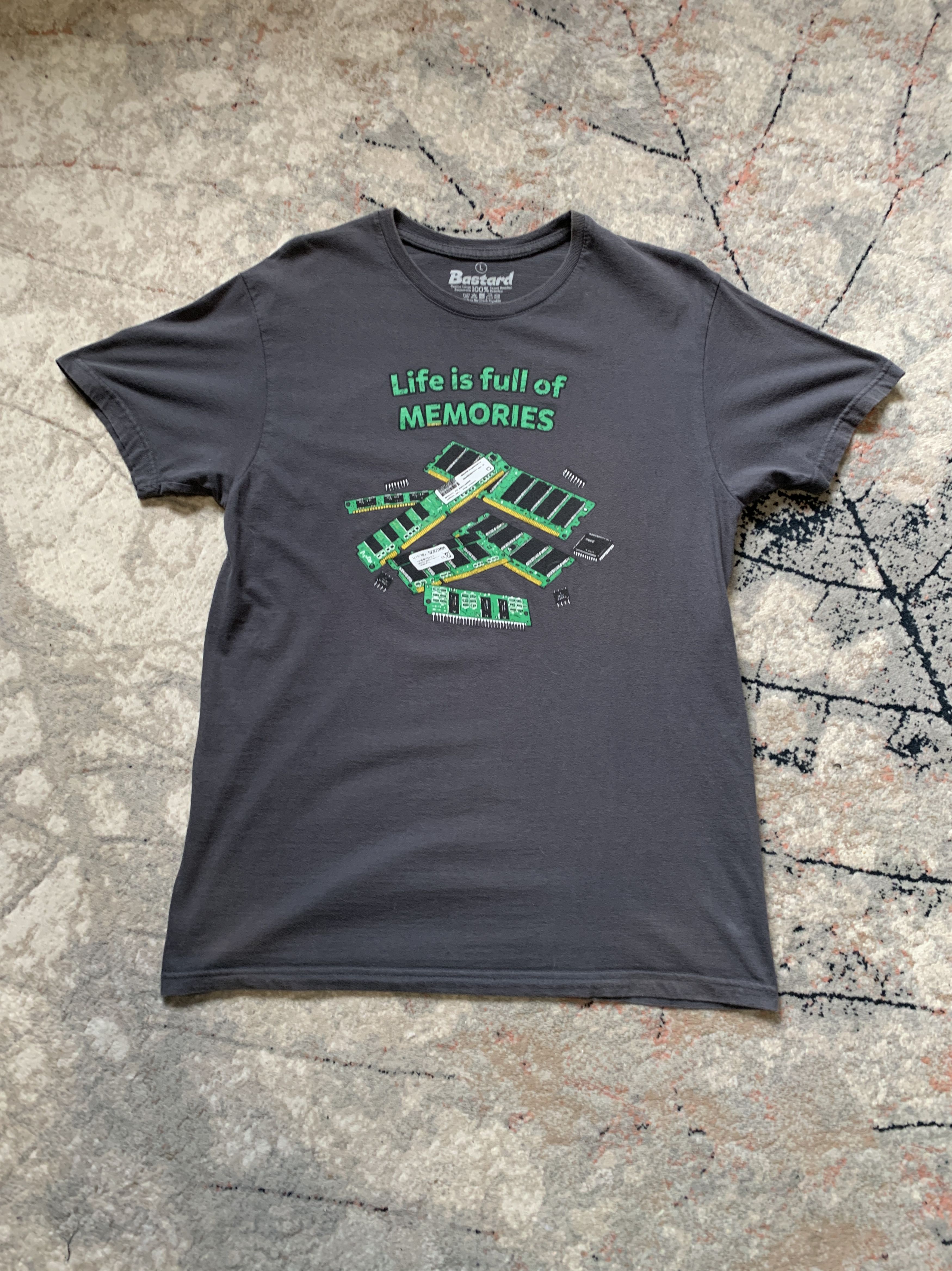 Other Bastard Life Is Full Of Memories Tee Size US L / EU 52-54 / 3 - 2 Thumbnail