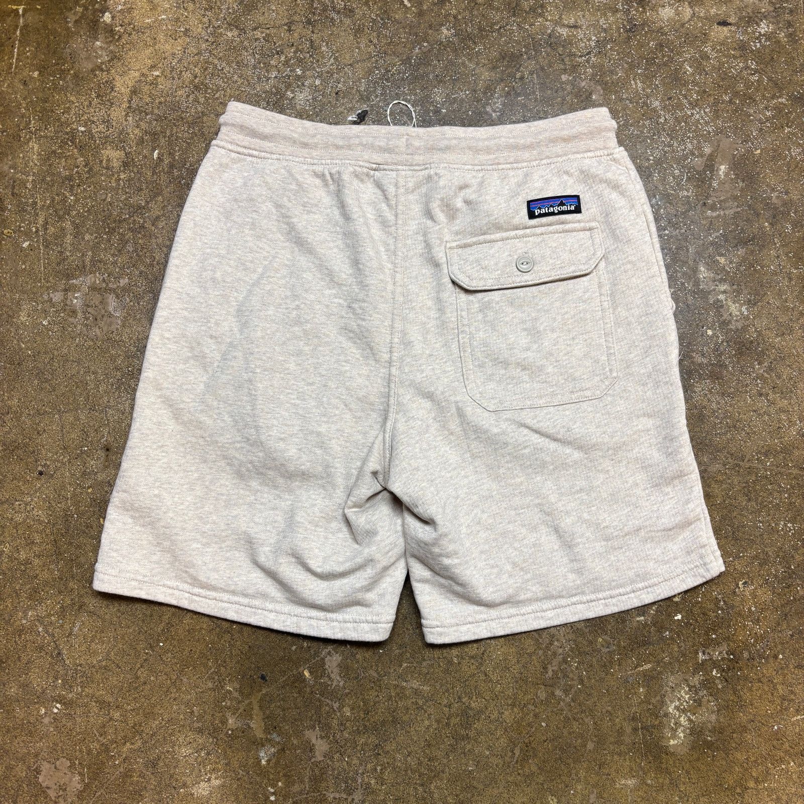 Patagonia NWT Patagonia Mahnya Fleece Shorts in Pumice Men's XS Size US 29 - 2 Thumbnail