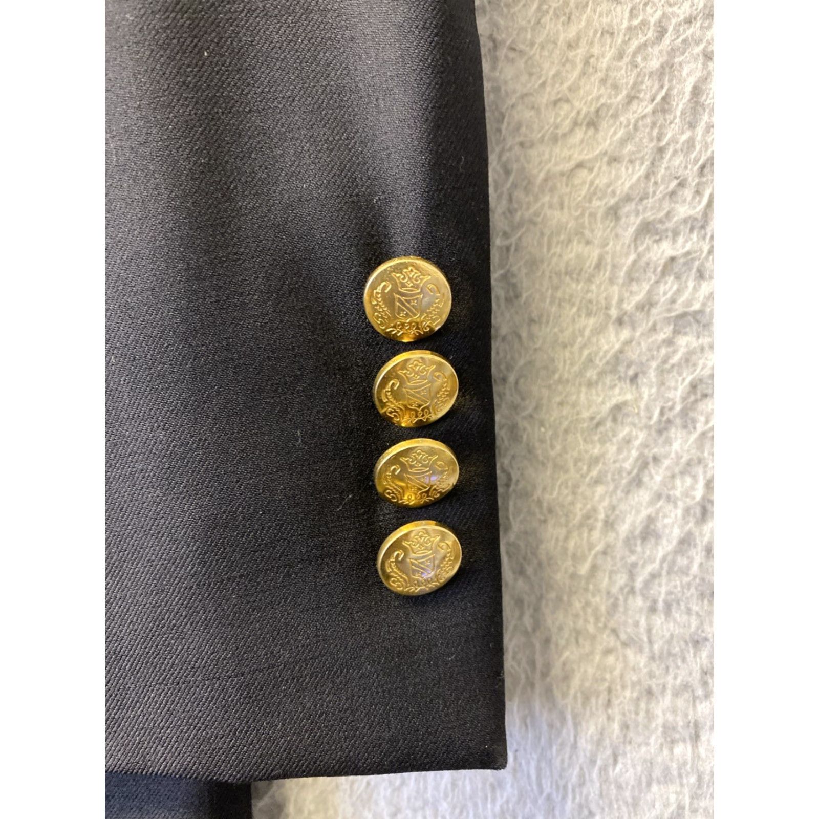 Jos. A. Bank Jos. A. Bank Blazer Sport Coat 41R Men Black 100% Wool Two-Button Single-Vented Gold Button Regular Size 41 Mens Jacket Coat Size 42R - 4 Thumbnail