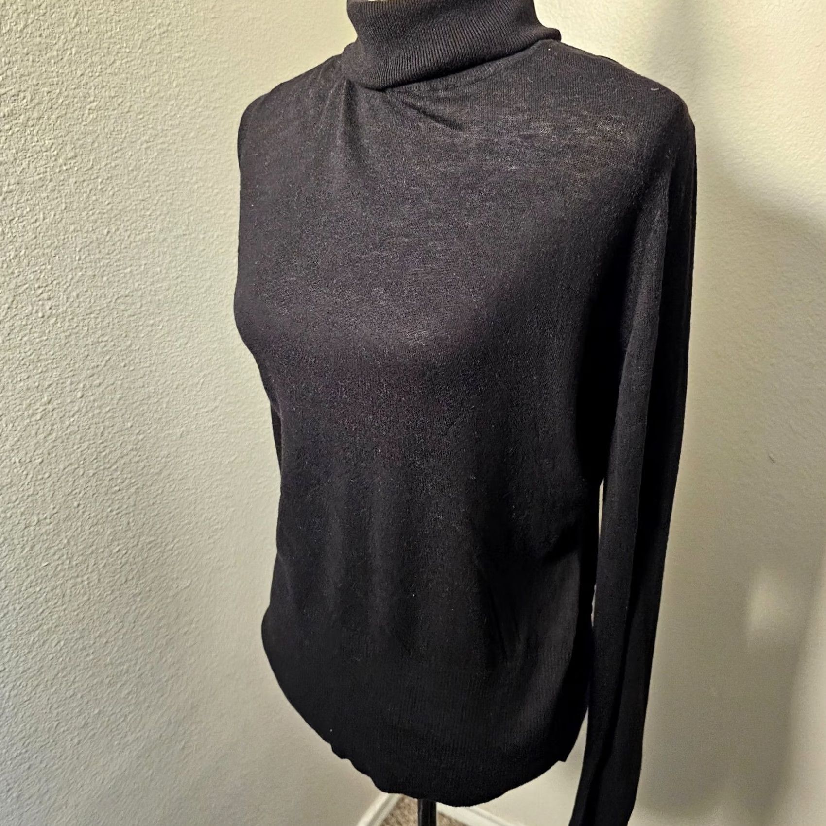 H&M H&M Turtleneck Sweater Womens Size L Black Tight Knit Button Accent Casual Pullover Knit Long Sleeve Split: 0 Size L / US 10 / IT 46 - 2 Thumbnail