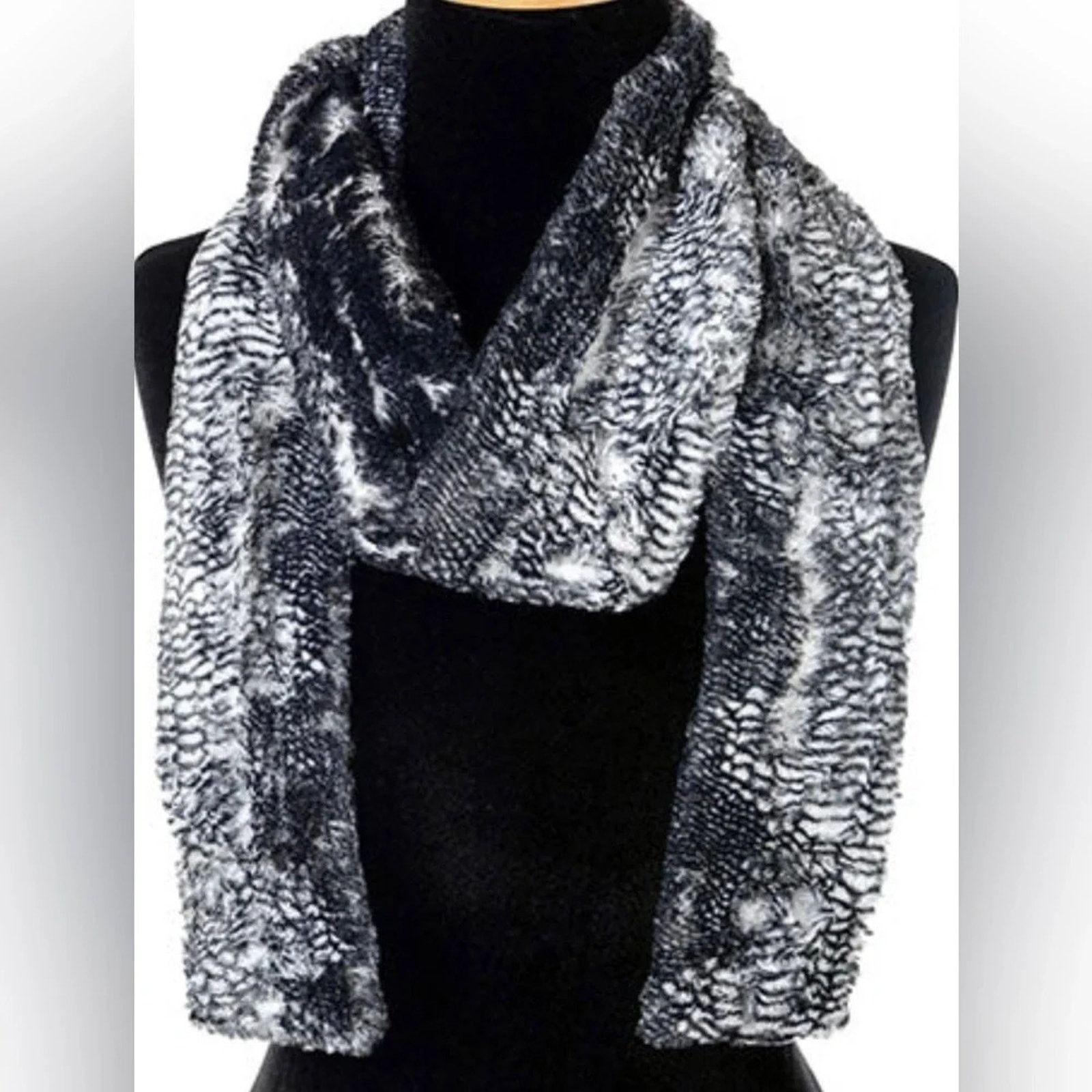 The Unbranded Brand Pandemonium Classic extremely soft scarf in Black Mamba Size ONE SIZE - 1 Thumbnail