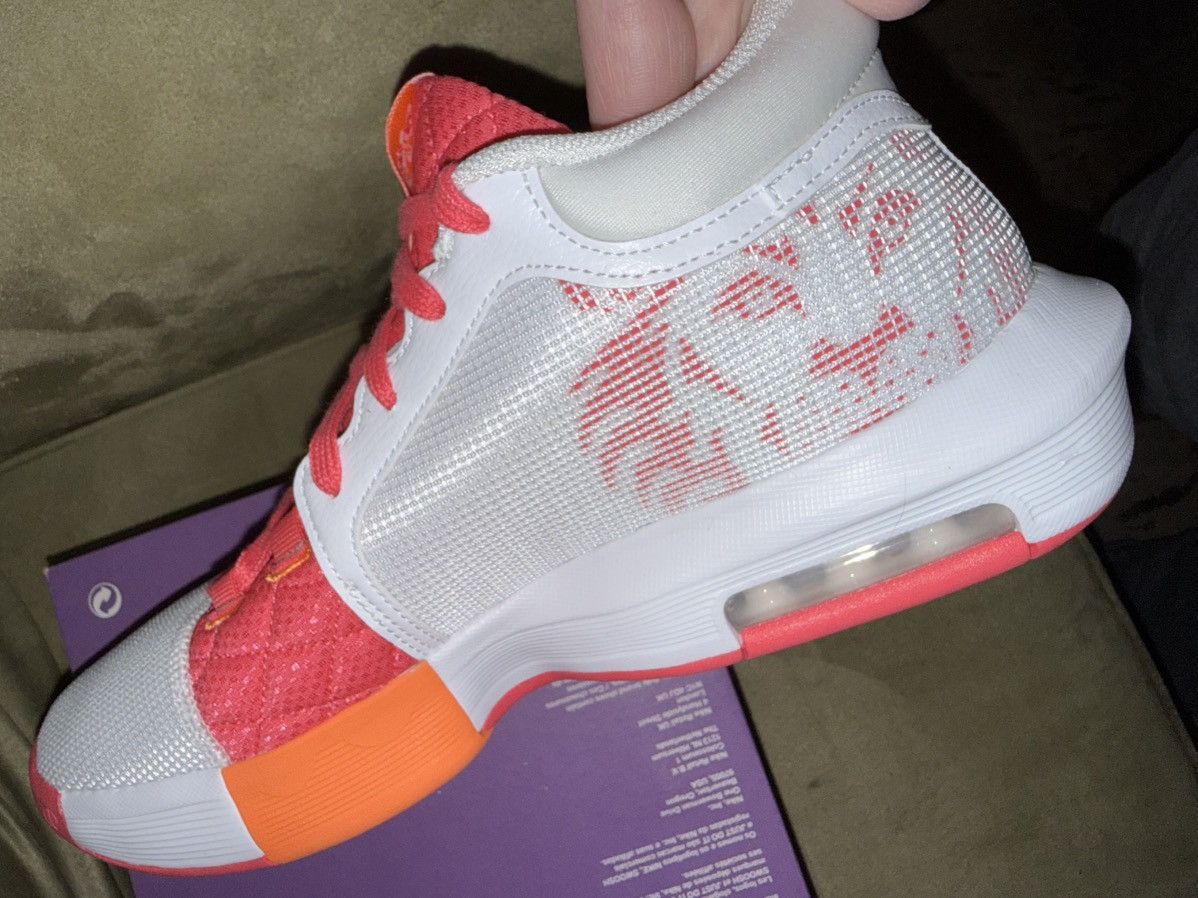Nike Nike LeBron James Witness VIII (8) “Dunkin’ Donuts” Ltd. NEW Size US 10 / EU 43 - 10 Thumbnail