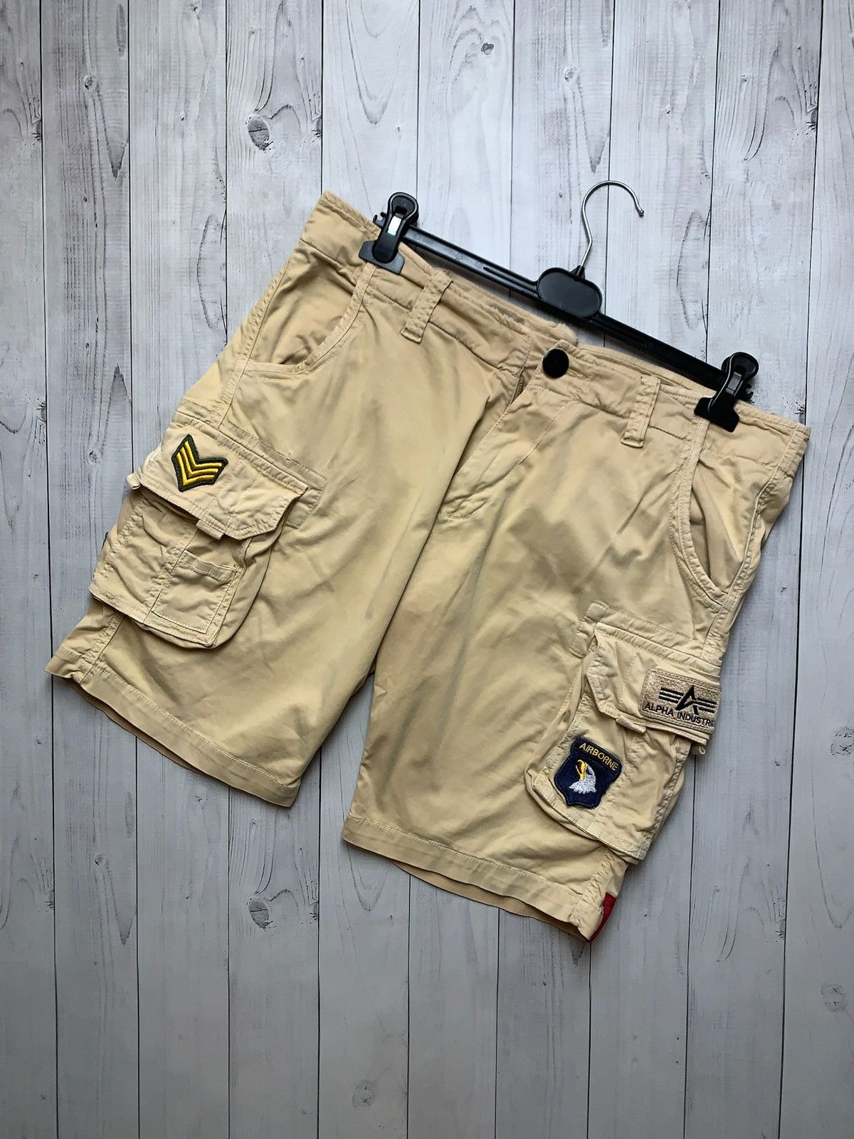 Alpha Industries × Vintage Vintage Alpha industries cargo shorts size 36 pockets Size US 36 / EU 52 - 1 Thumbnail