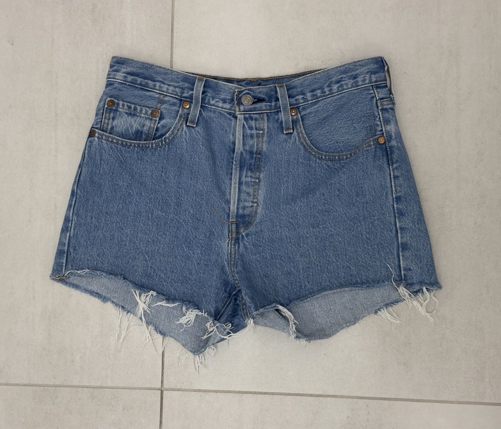 Levi's Levis 501 Womens Denim Blue Shorts Size 28 Size 28" / US 6 / IT 42 - 1 Thumbnail