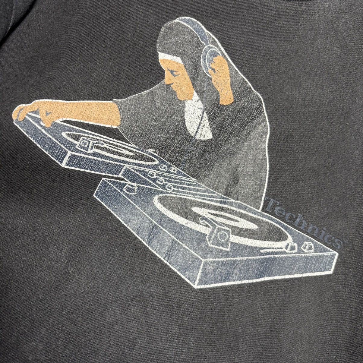 Vintage Vintage 90s Technics Nun DJ Distressed T-Shirt Size US XL / EU 56 / 4 - 3 Thumbnail