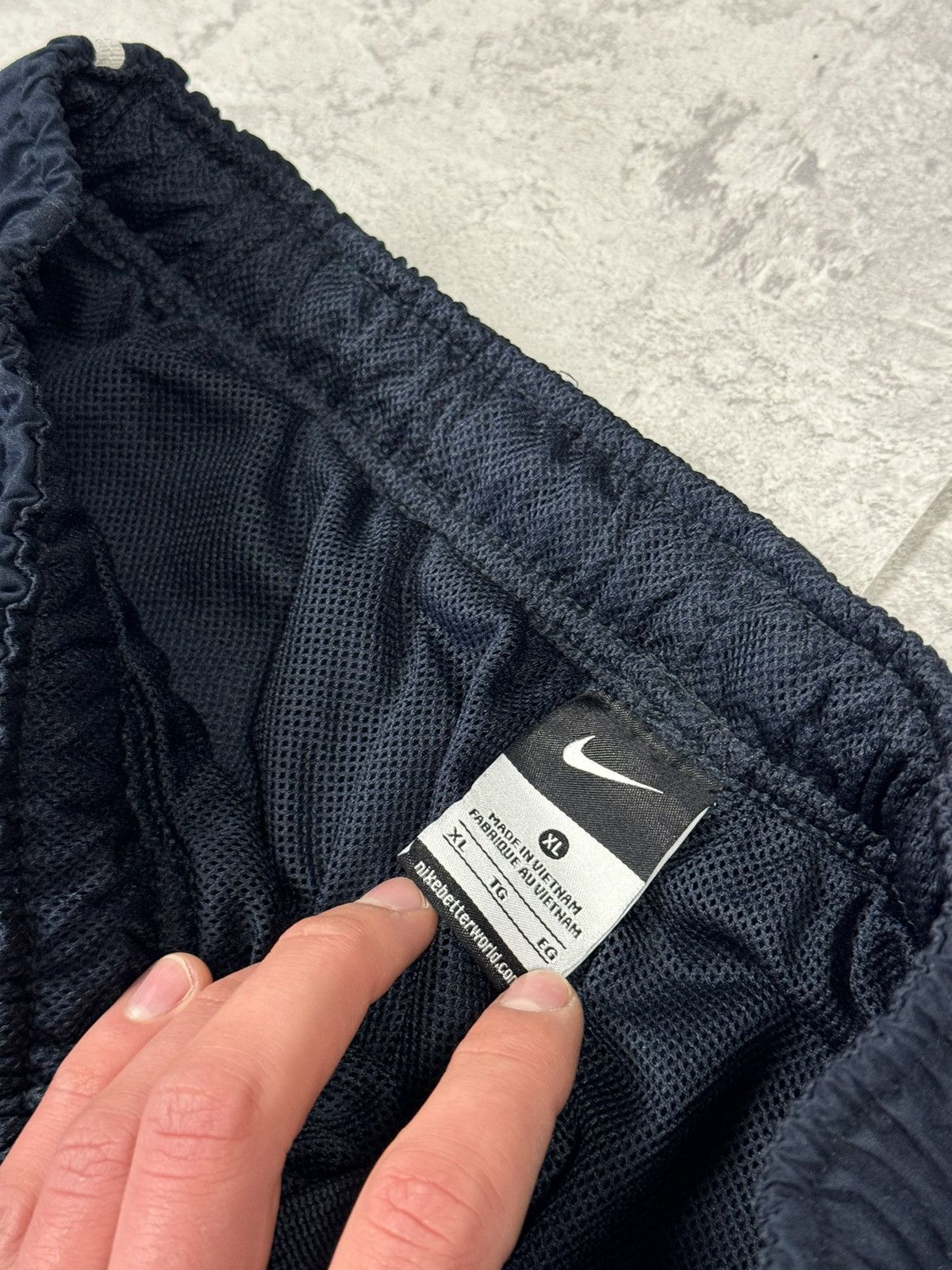 Nike Nike Vintage Navy Y2K Track Pants Joggers Swoosh Logo SizeXL Size US 36 / EU 52 - 16 Thumbnail