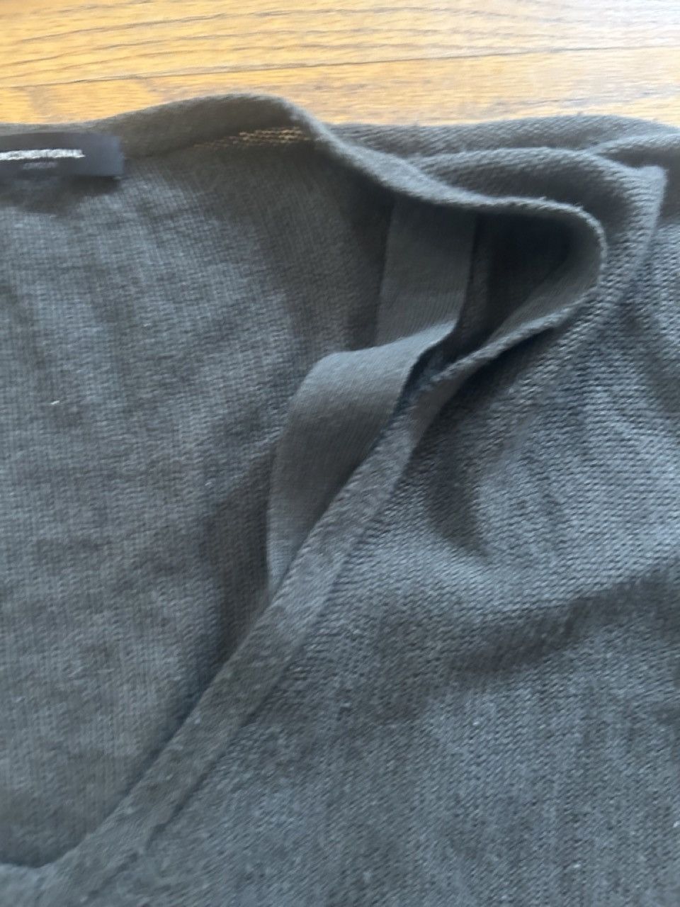 Unconditional Men's Silk and Cashmere V Neck sweater Size US L / EU 52-54 / 3 - 3 Thumbnail