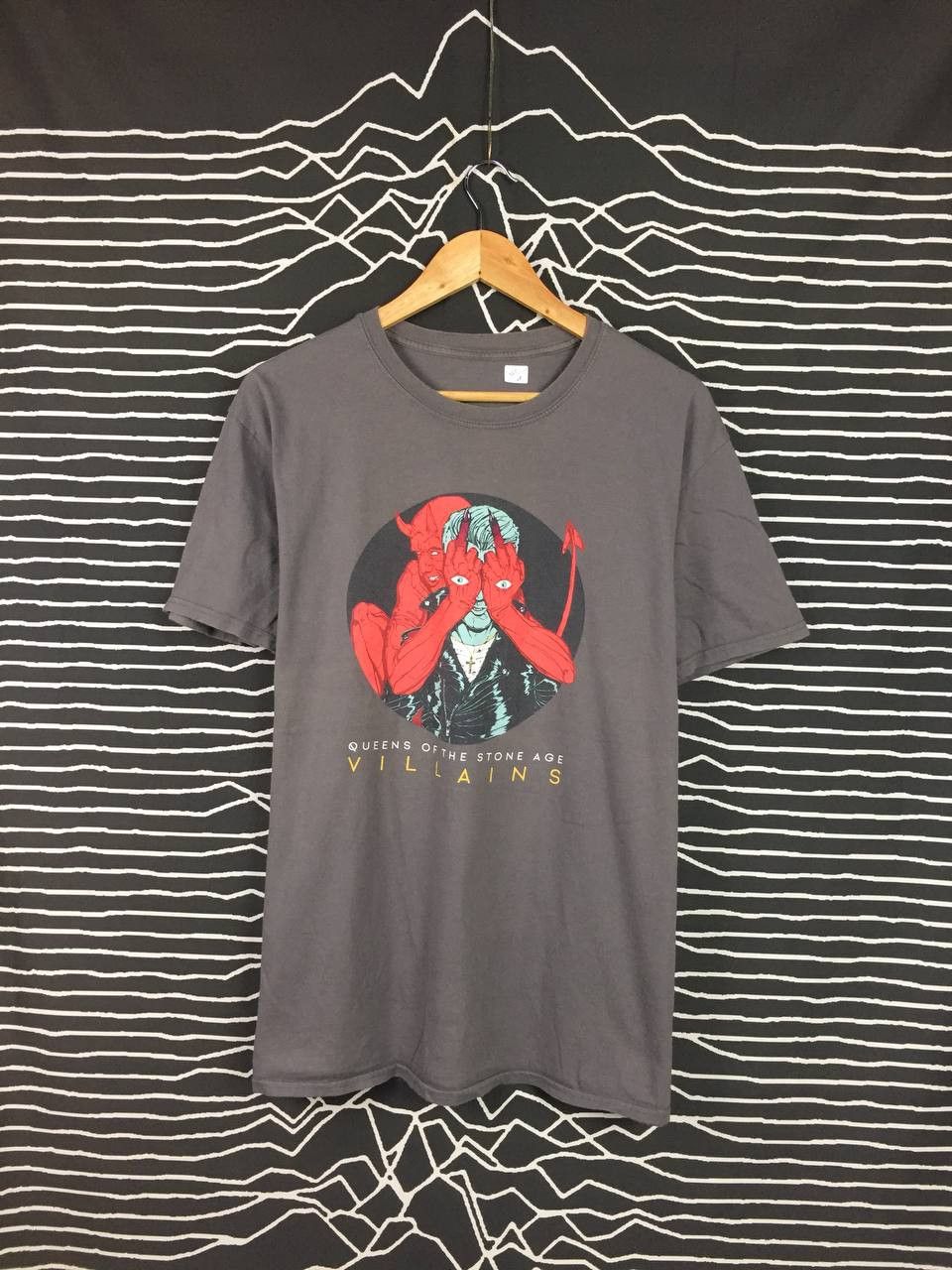 Band Tees Queens Of The Stone Age Villains Tour 2018 Tee Size US XL / EU 56 / 4 - 2 Thumbnail