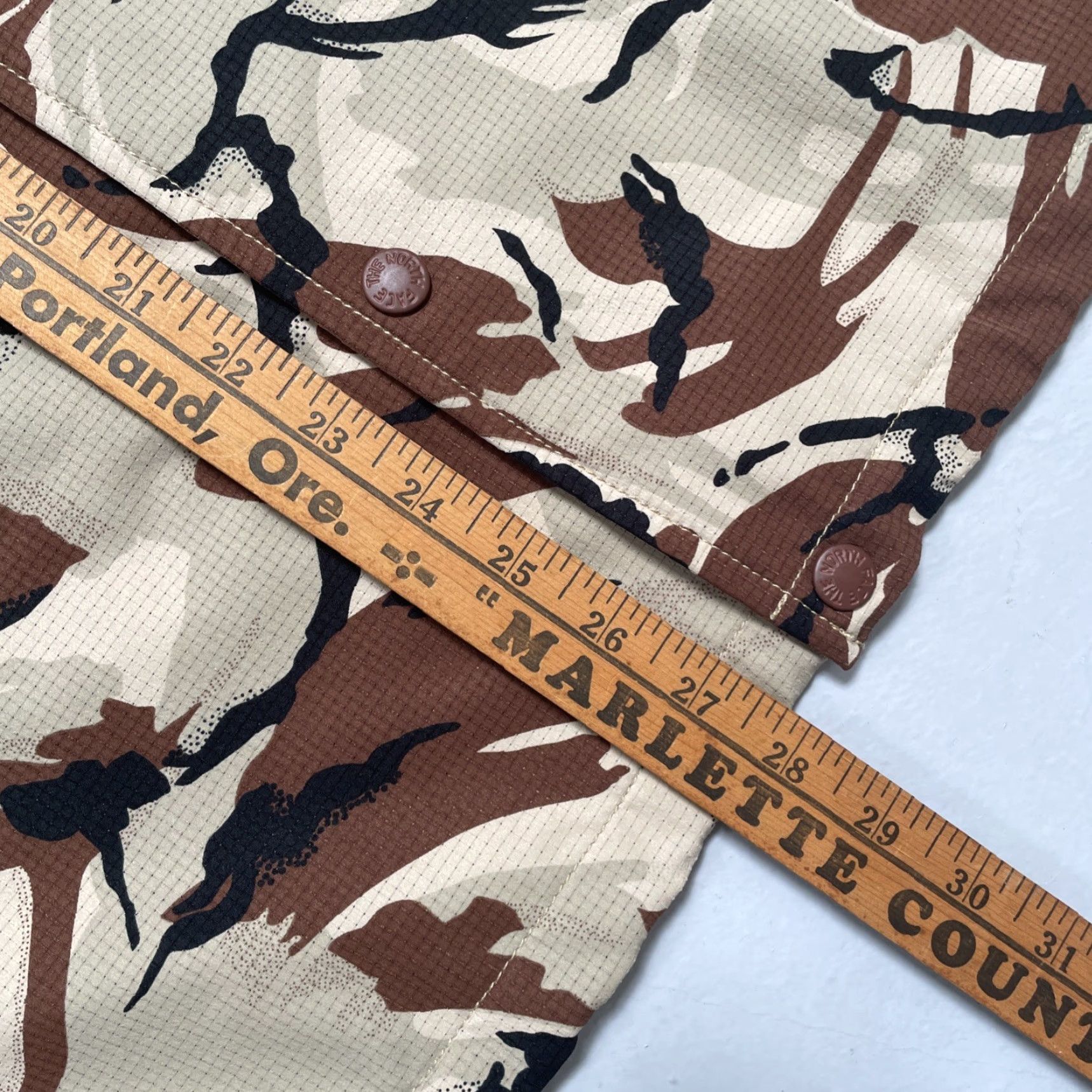 The North Face The North Face Purple Label Japan Camo Lightweight Coach Style Jacket M Mens Windbreaker Unisex Adults Purple Camouflage Lightweight Jacket Size US M / EU 48-50 / 2 - 5 Thumbnail