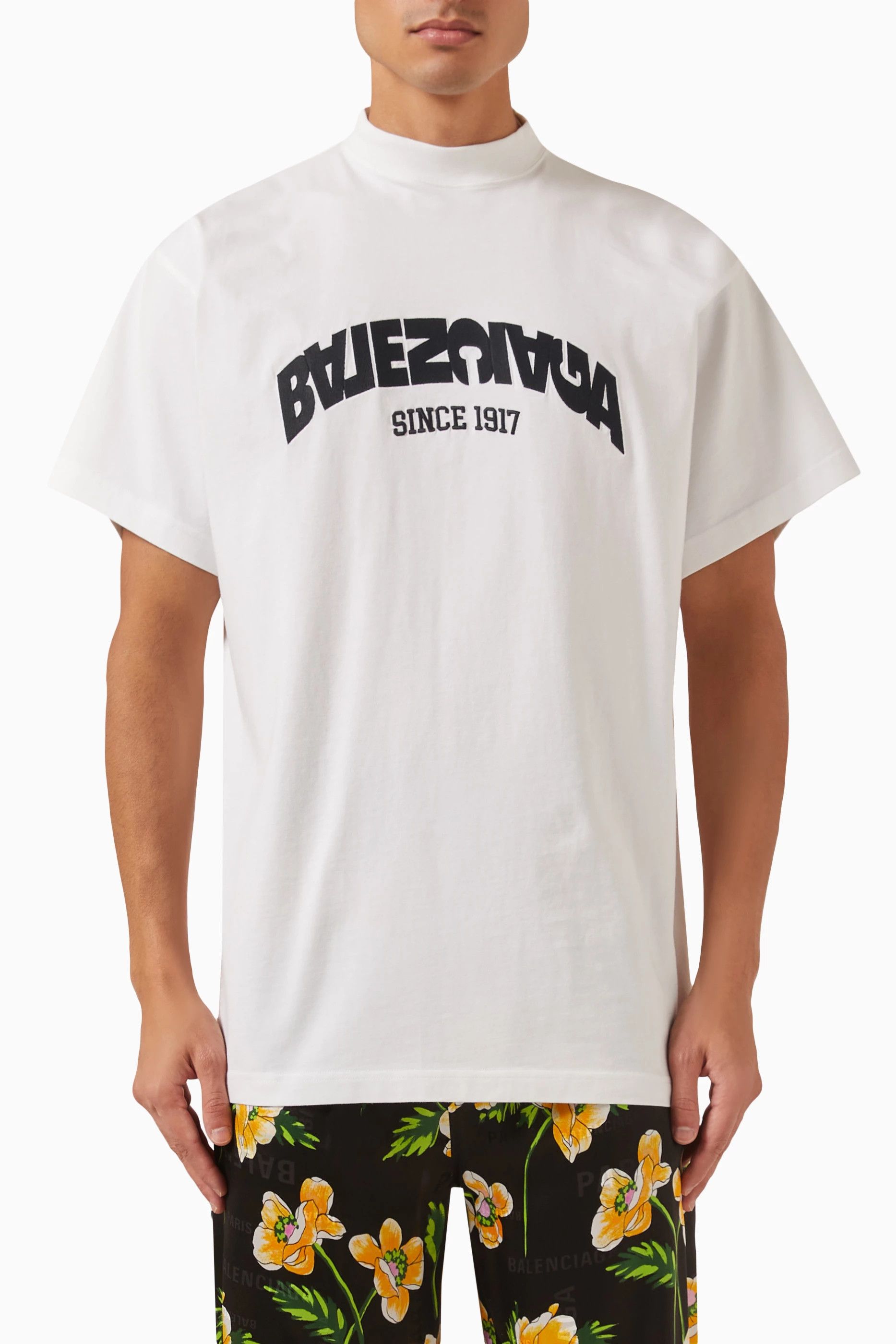 Balenciaga White Embroidered Back Flip Logo Oversized T-Shirt Size US S / EU 44-46 / 1 - 2 Thumbnail