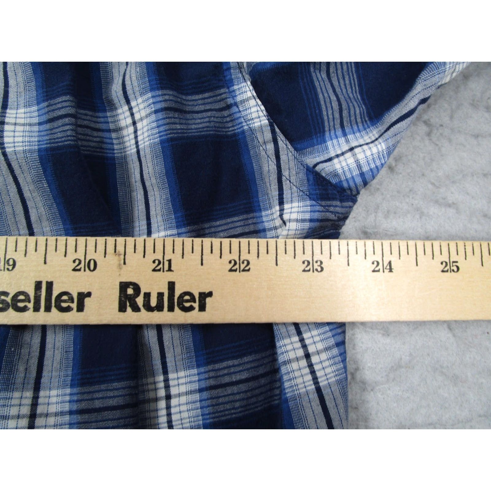 Banana Republic VINTAGE Banana Republic Shirt Mens L Blue Plaid Button-Down Hong Kong 90s Size US L / EU 52-54 / 3 - 5 Thumbnail