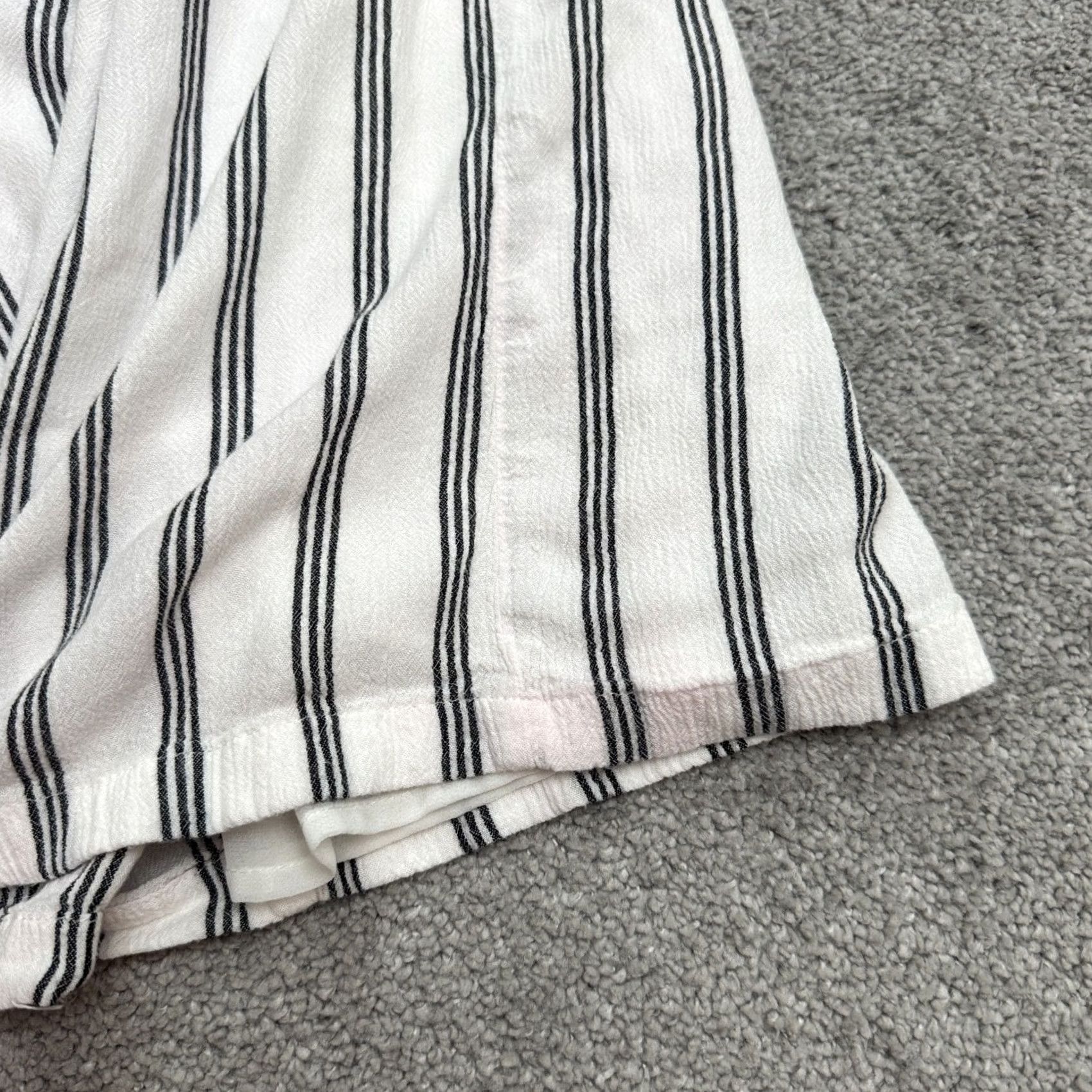 American Eagle Outfitters VINTAGE American Eagle Belted Wide Leg Jumpsuit Womens XS White Striped Button Up Size 26" / US 2 / IT 38 - 4 Thumbnail