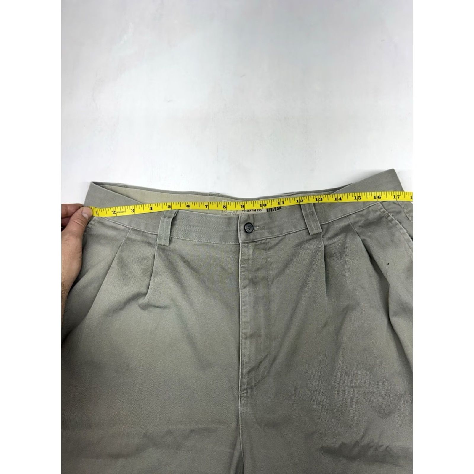 Gap VINTAGE Gap Khakis Pants Mens 36x34 Relaxed Pleated Front Beige Tan 90s USA Mens Size US 36 / EU 52 - 7 Thumbnail