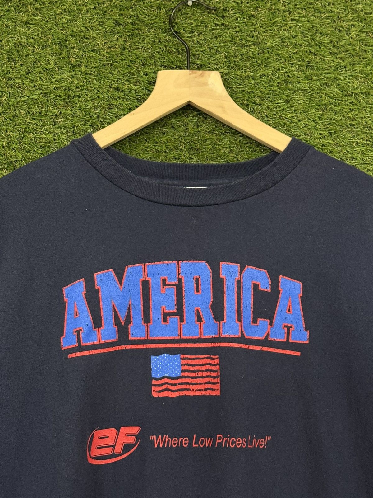 Foot Locker Vintage Foot Locker America Flag USA Navy Logo Tee XL Size US XL / EU 56 / 4 - 1 Thumbnail