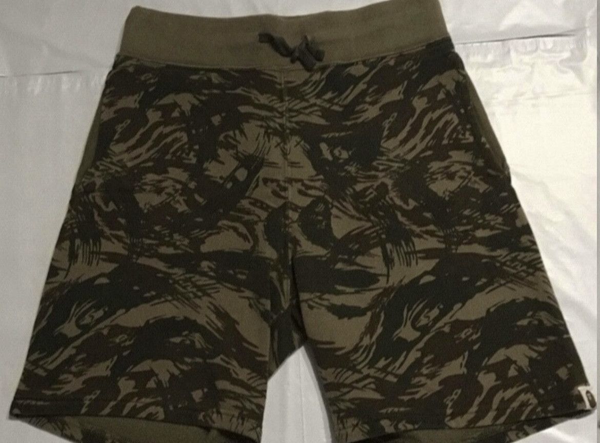 Bape Bape camo shorts Size US 30 / EU 46 - 1 Thumbnail
