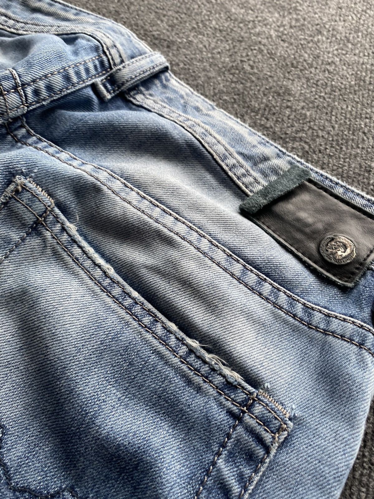 Diesel 🔥Opium Punk Diesel Buster regular slim tapered jeans 31 y2k Size US 31 - 17 Thumbnail
